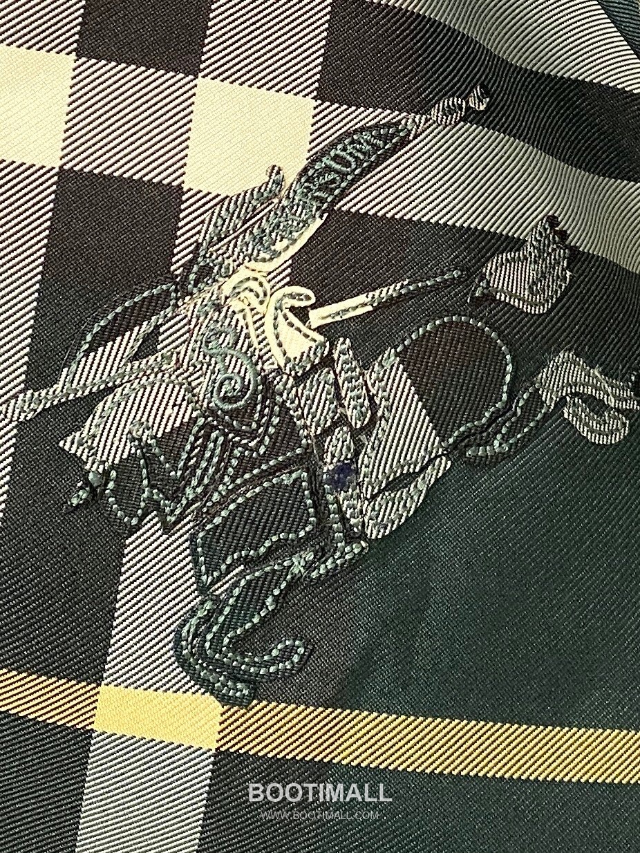 Burberry Reversible Embroidered Logo Jacket Navy Beige 버버리 리버서블 엠브로이더드 로고 자켓 네이비 베이지 P410 8