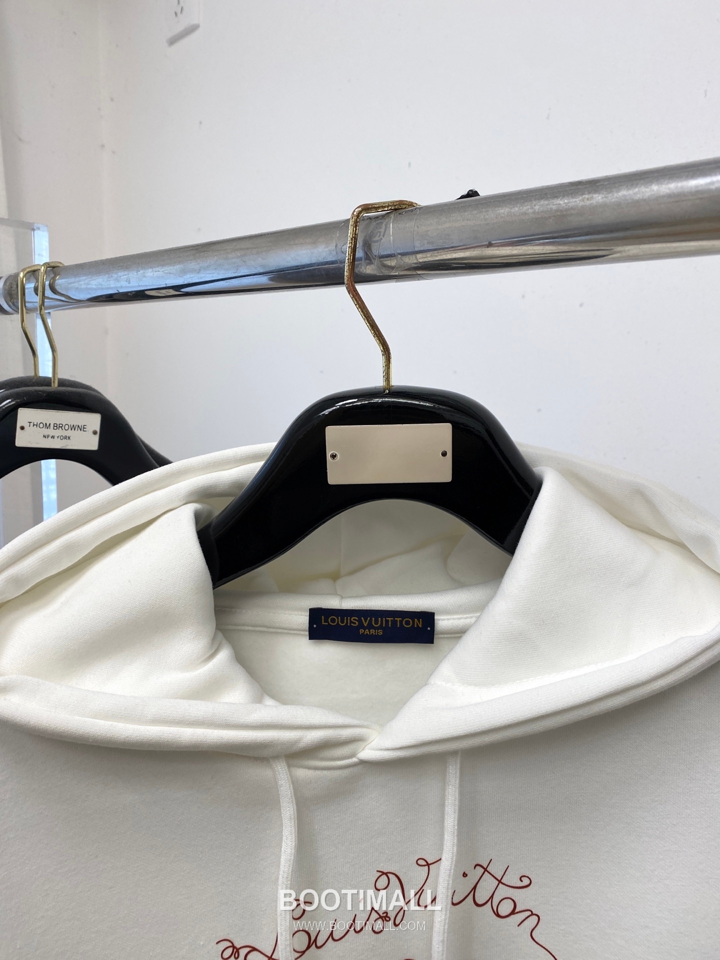 Louis Vuitton Logo Print Fleece-Lined Cotton Sweatshirt Black 루이비통 로고 프린트 기모 안감 코튼 스웨트셔츠 블랙 2