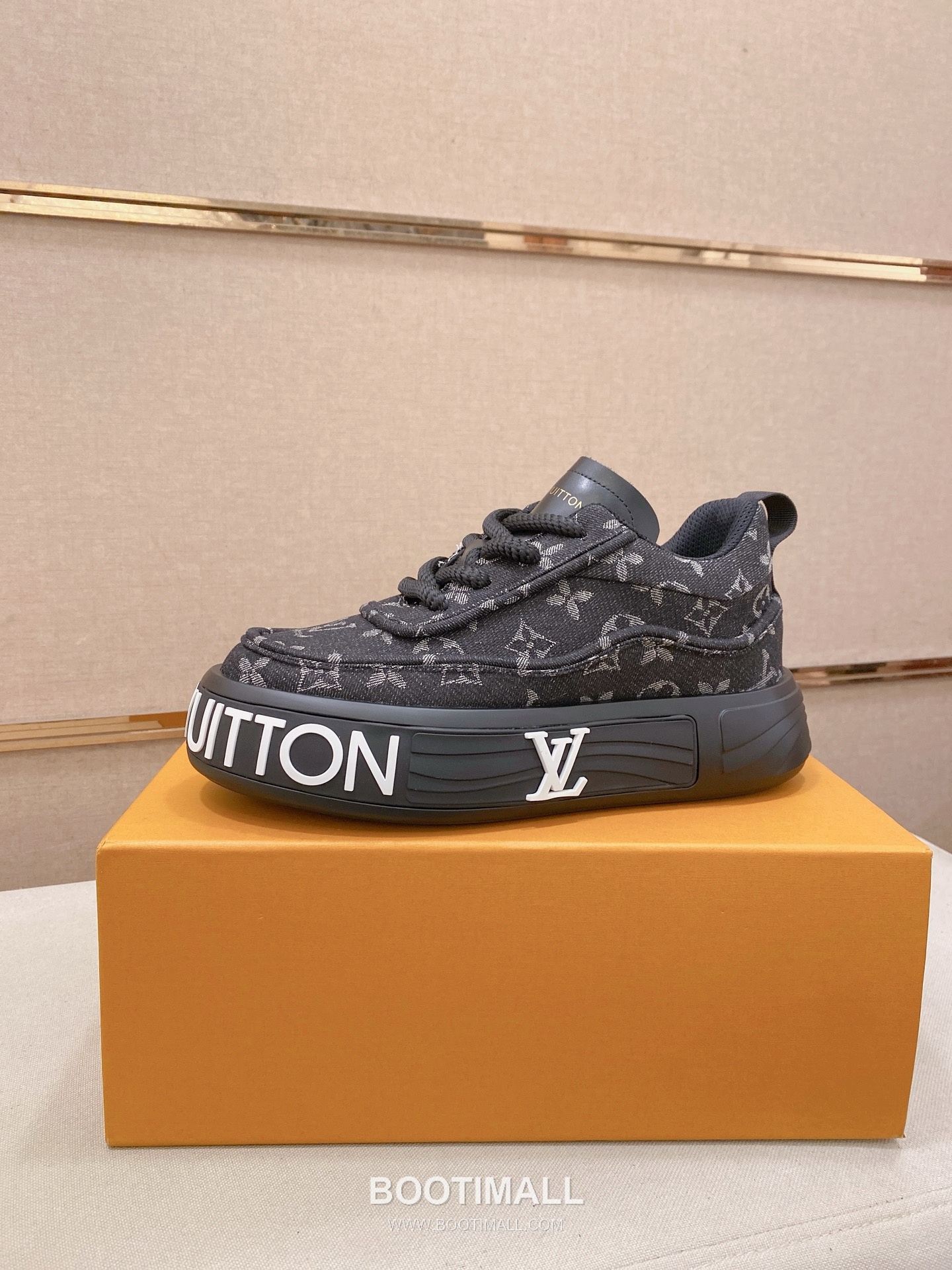 Louis Vuitton Leather Sneakers 루이비통 레더 스니커즈 1