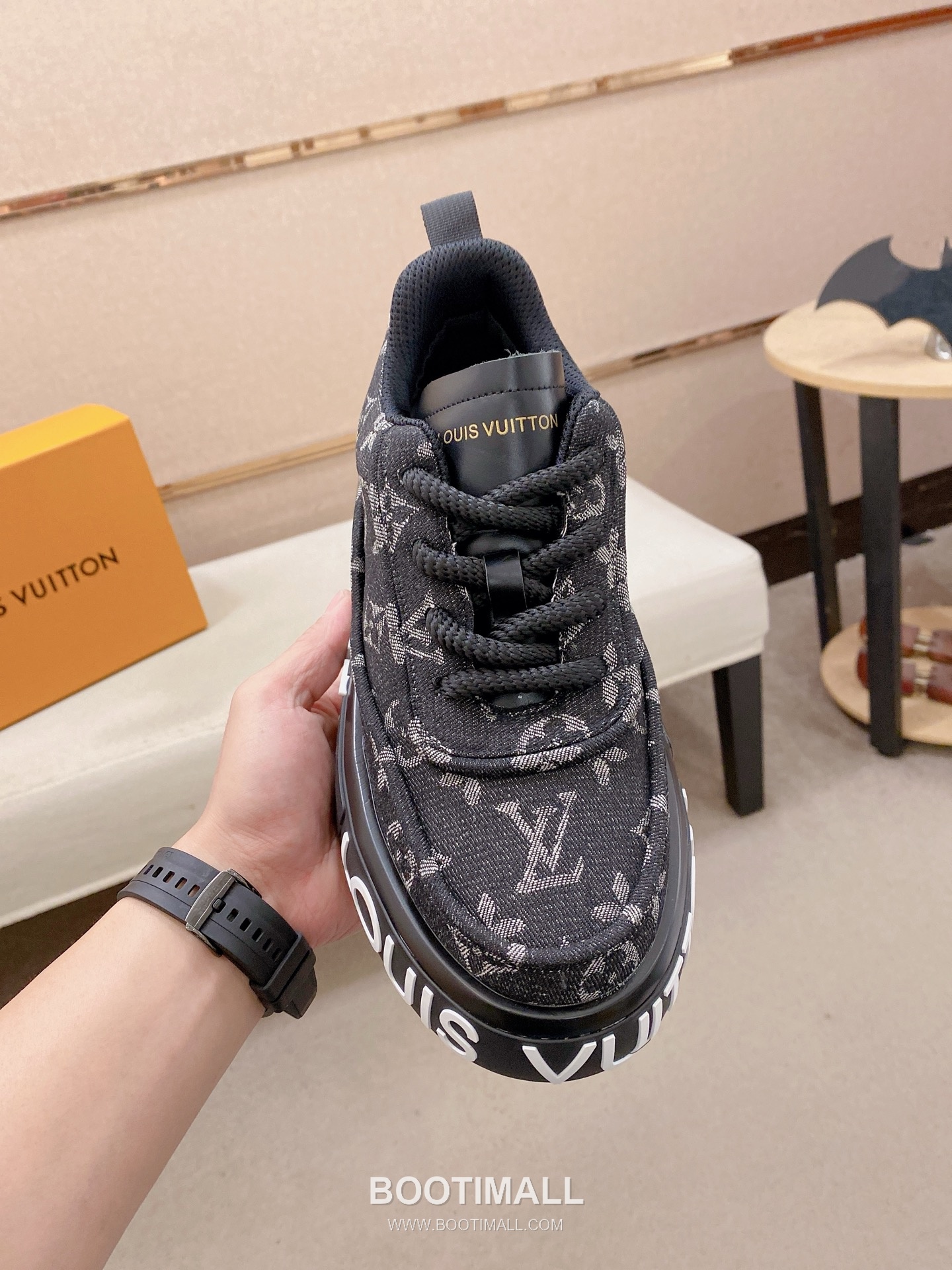 Louis Vuitton Leather Sneakers 루이비통 레더 스니커즈 2