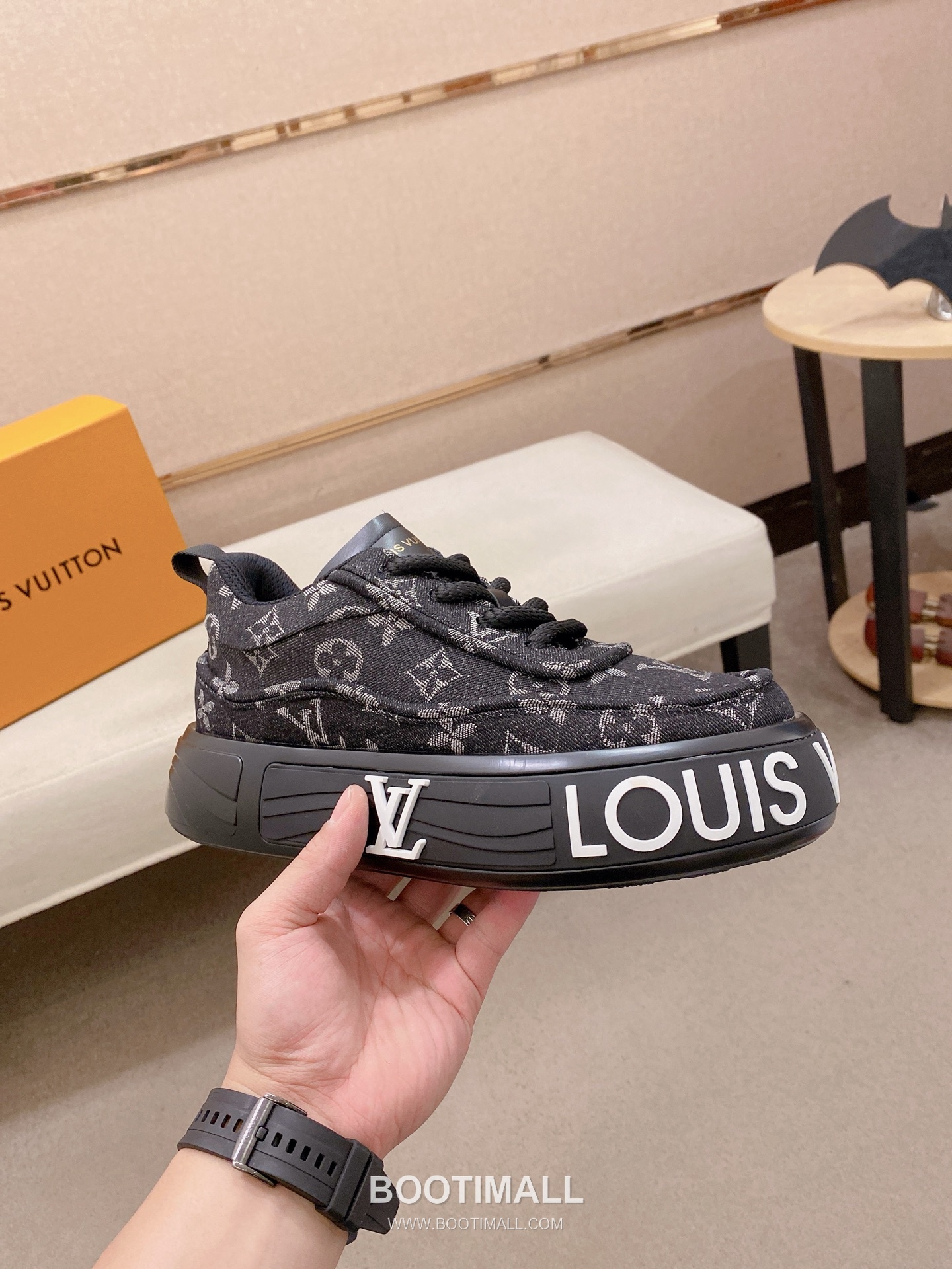 Louis Vuitton Leather Sneakers 루이비통 레더 스니커즈 4