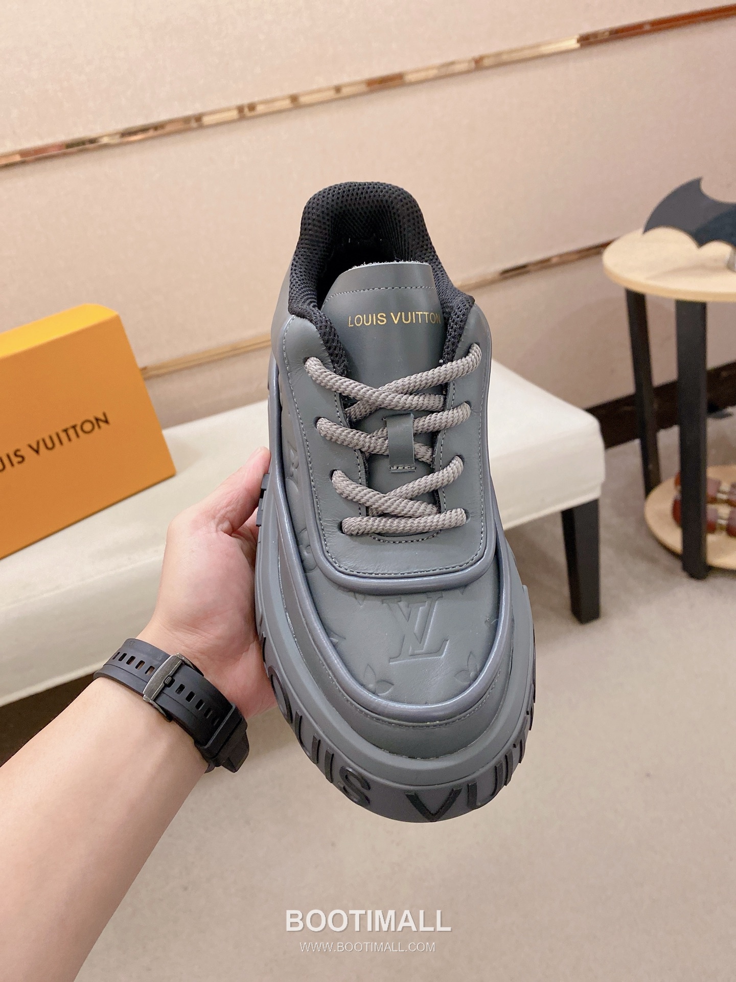 Louis Vuitton Leather Sneakers 루이비통 레더 스니커즈 2