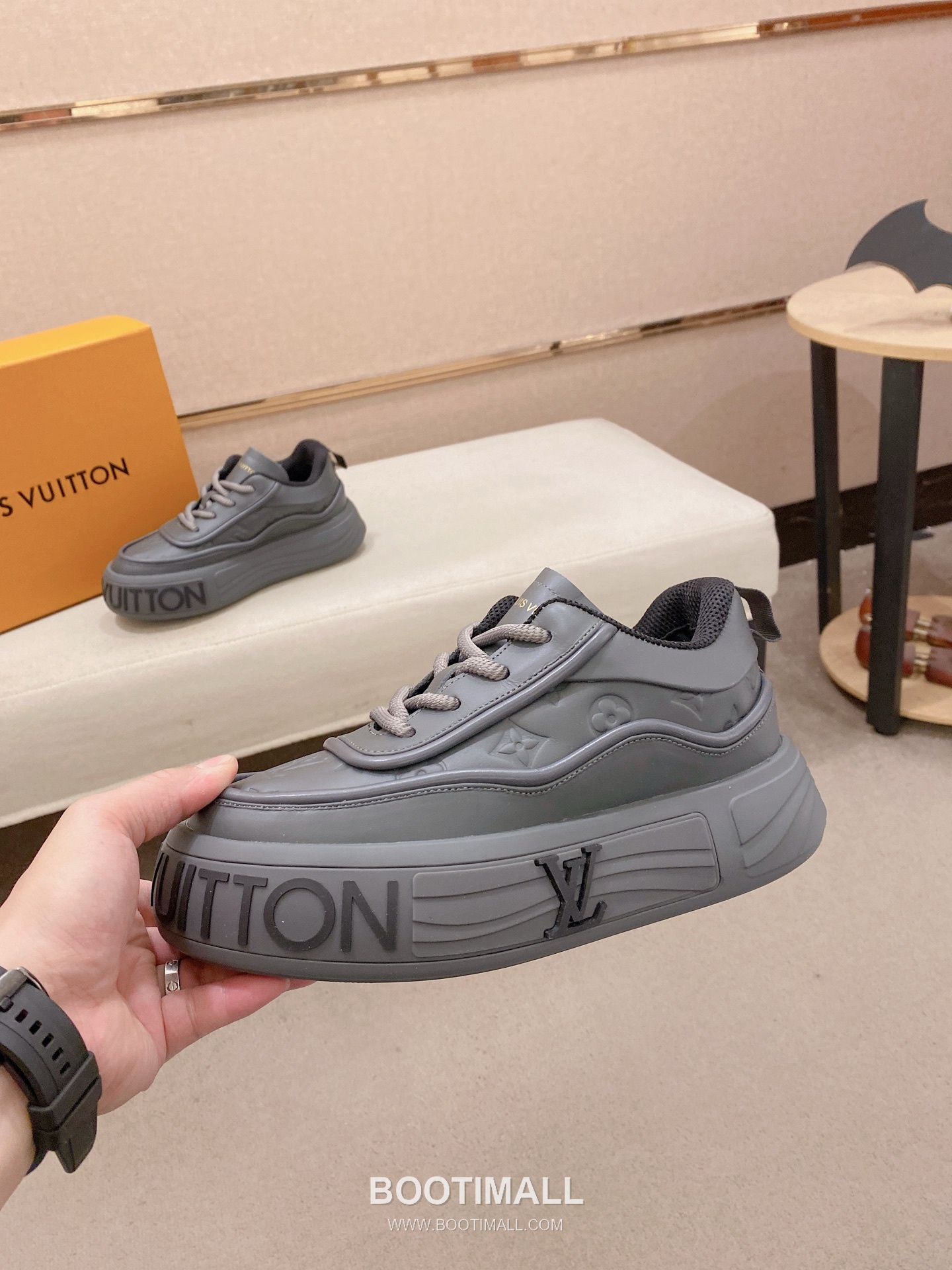 Louis Vuitton Leather Sneakers 루이비통 레더 스니커즈 3