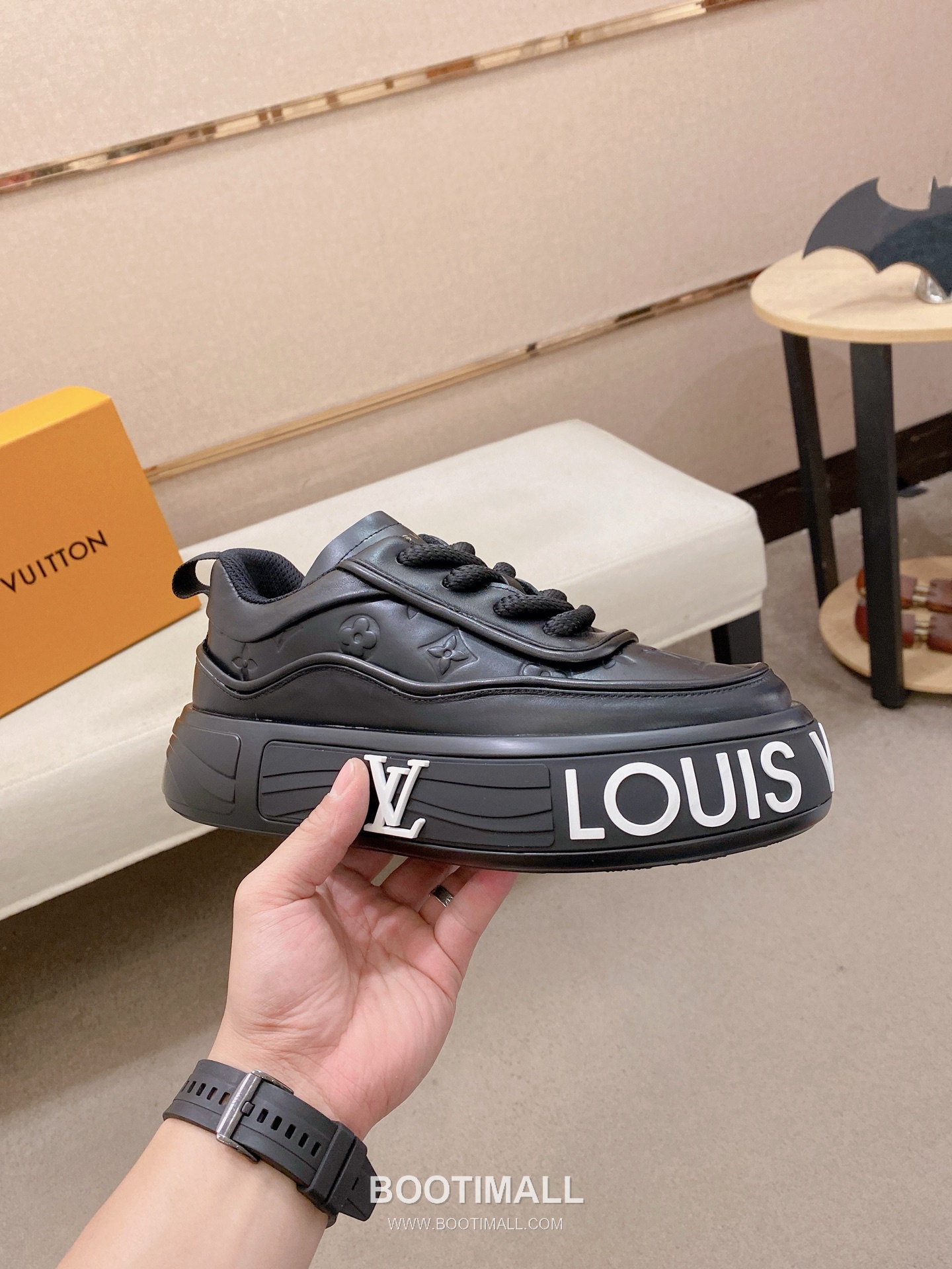 Louis Vuitton Leather Sneakers 루이비통 레더 스니커즈 4