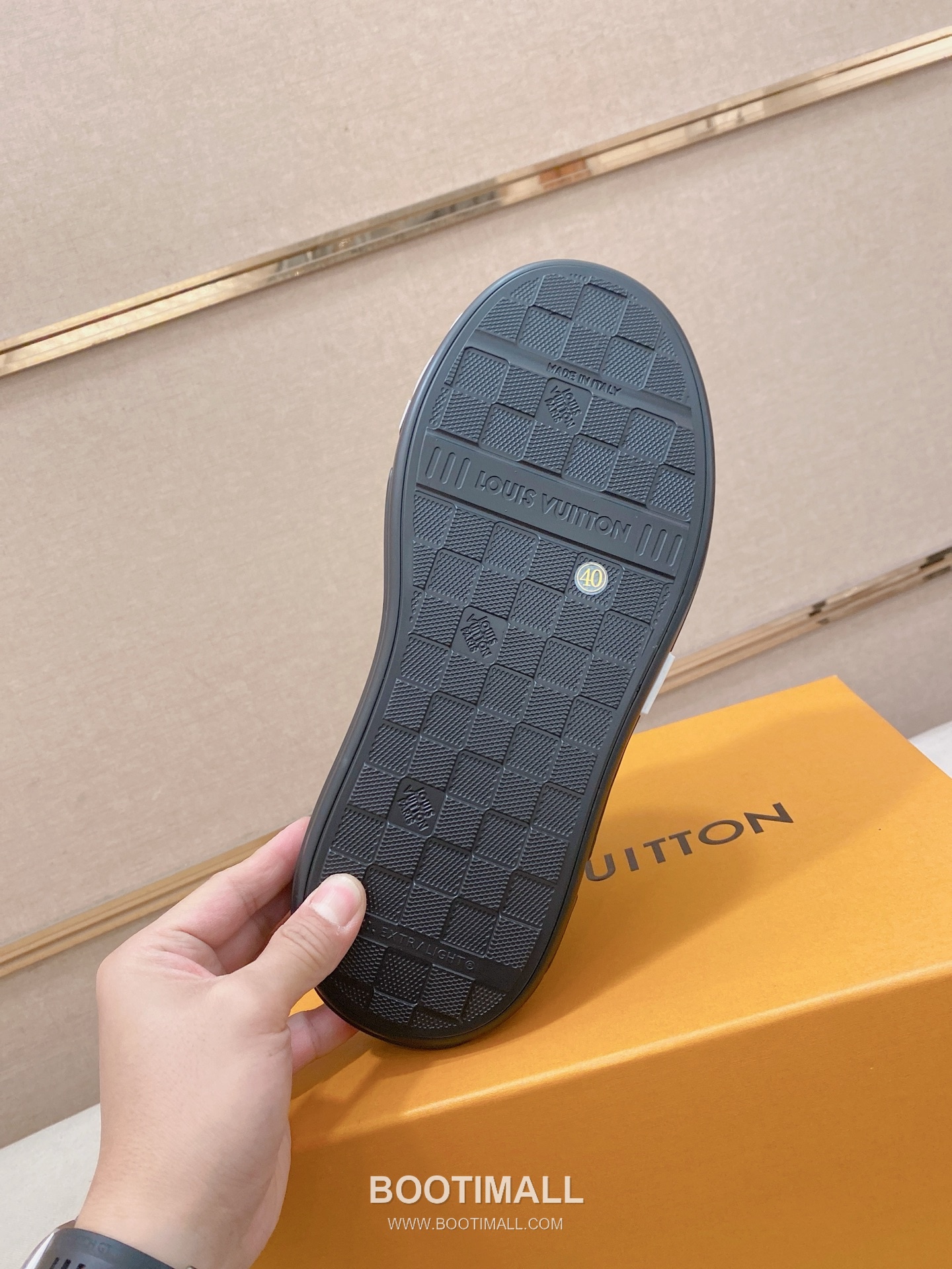 Louis Vuitton Leather Sneakers 루이비통 레더 스니커즈 9