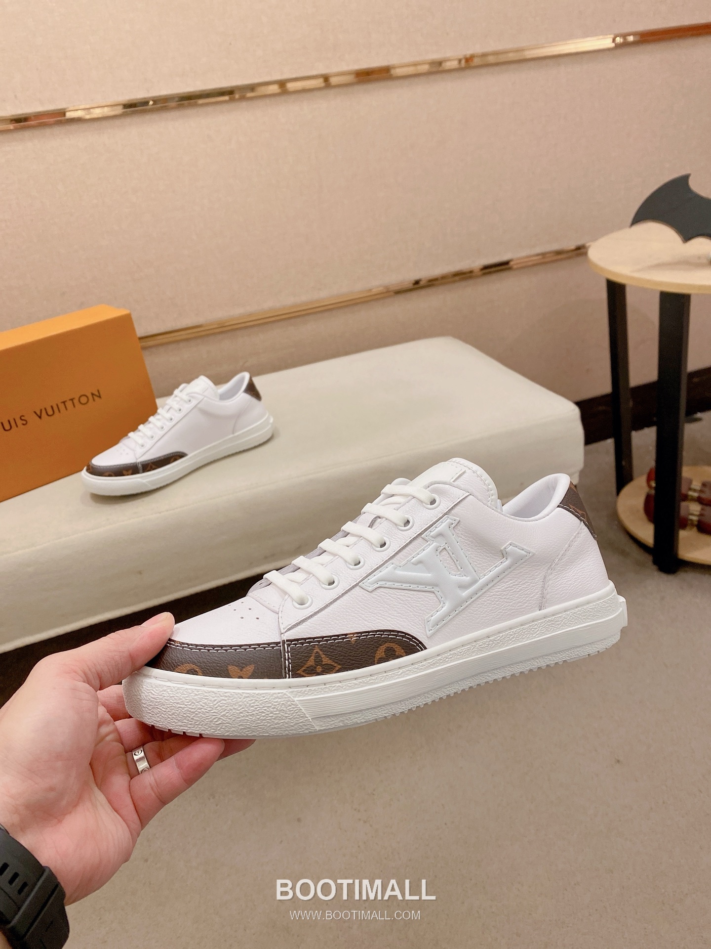 Louis Vuitton Leather Lace-up Sneakers 루이비톤 레더 레이스업 스니커즈 3