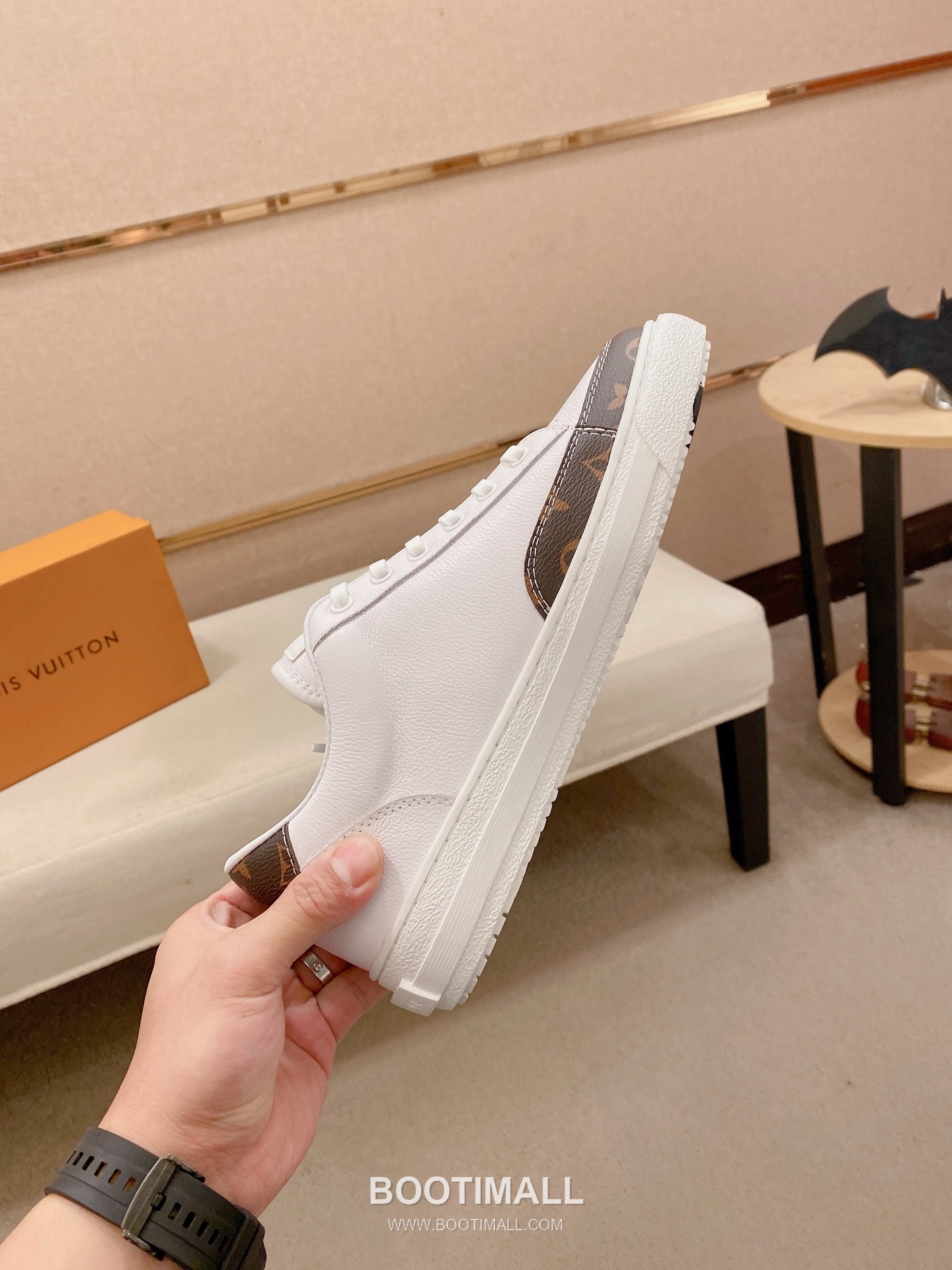 Louis Vuitton Leather Lace-up Sneakers 루이비톤 레더 레이스업 스니커즈 5