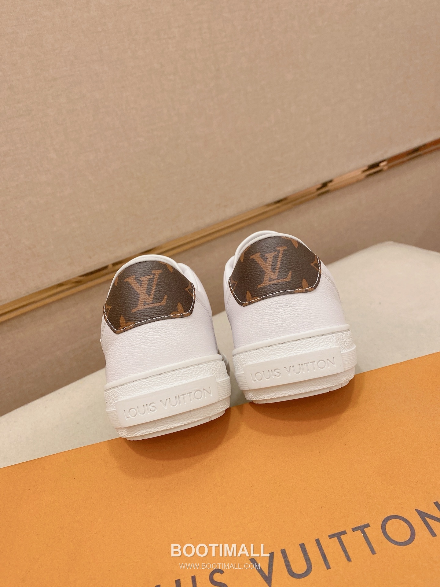 Louis Vuitton Leather Lace-up Sneakers 루이비톤 레더 레이스업 스니커즈 8