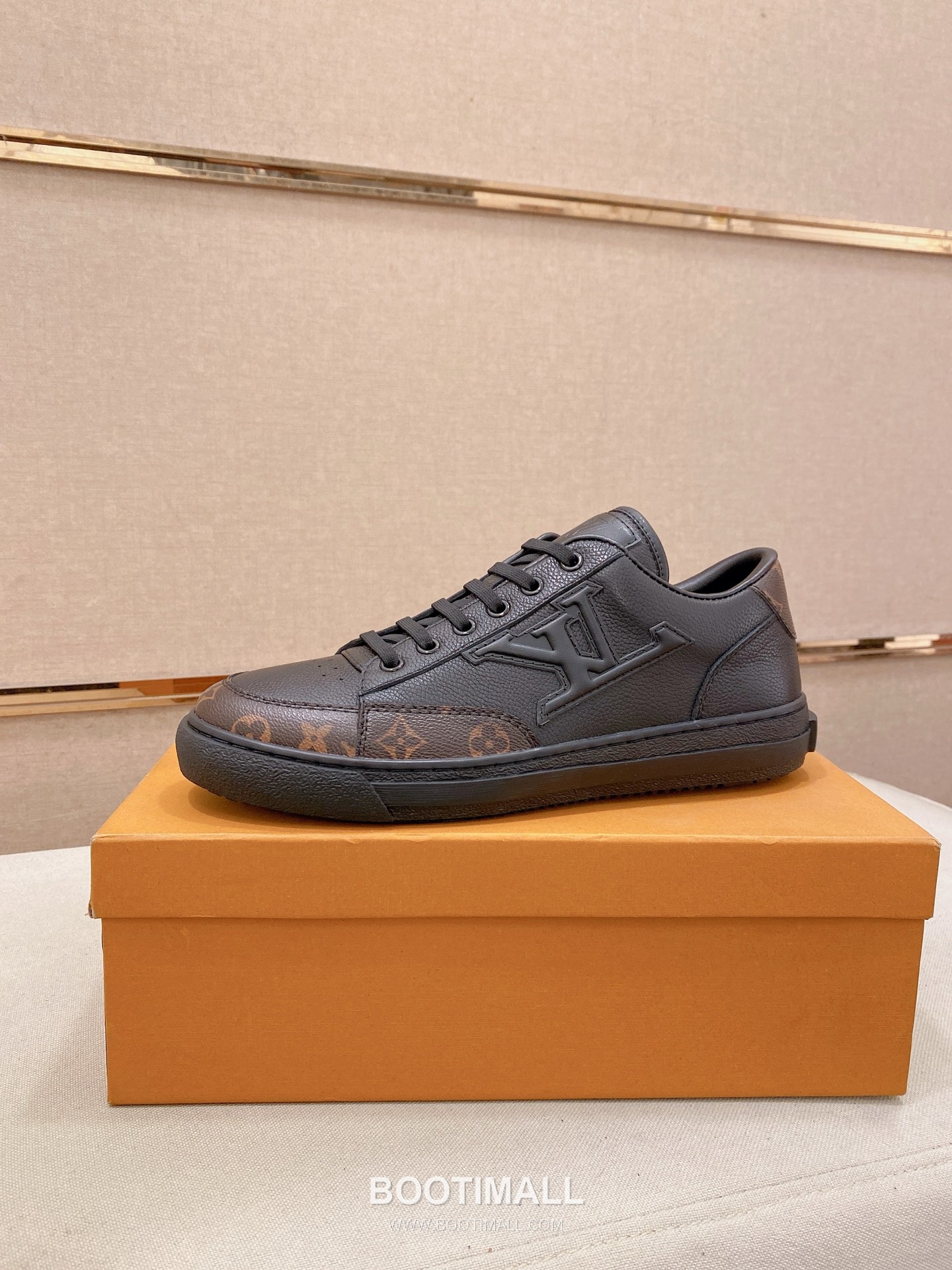 Louis Vuitton Leather Lace-up Sneakers 루이비톤 레더 레이스업 스니커즈 1