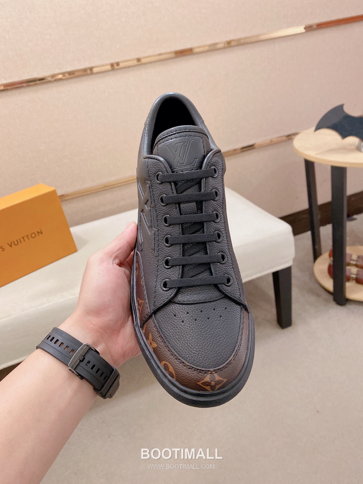 Louis Vuitton Leather Lace-up Sneakers 루이비톤 레더 레이스업 스니커즈 2
