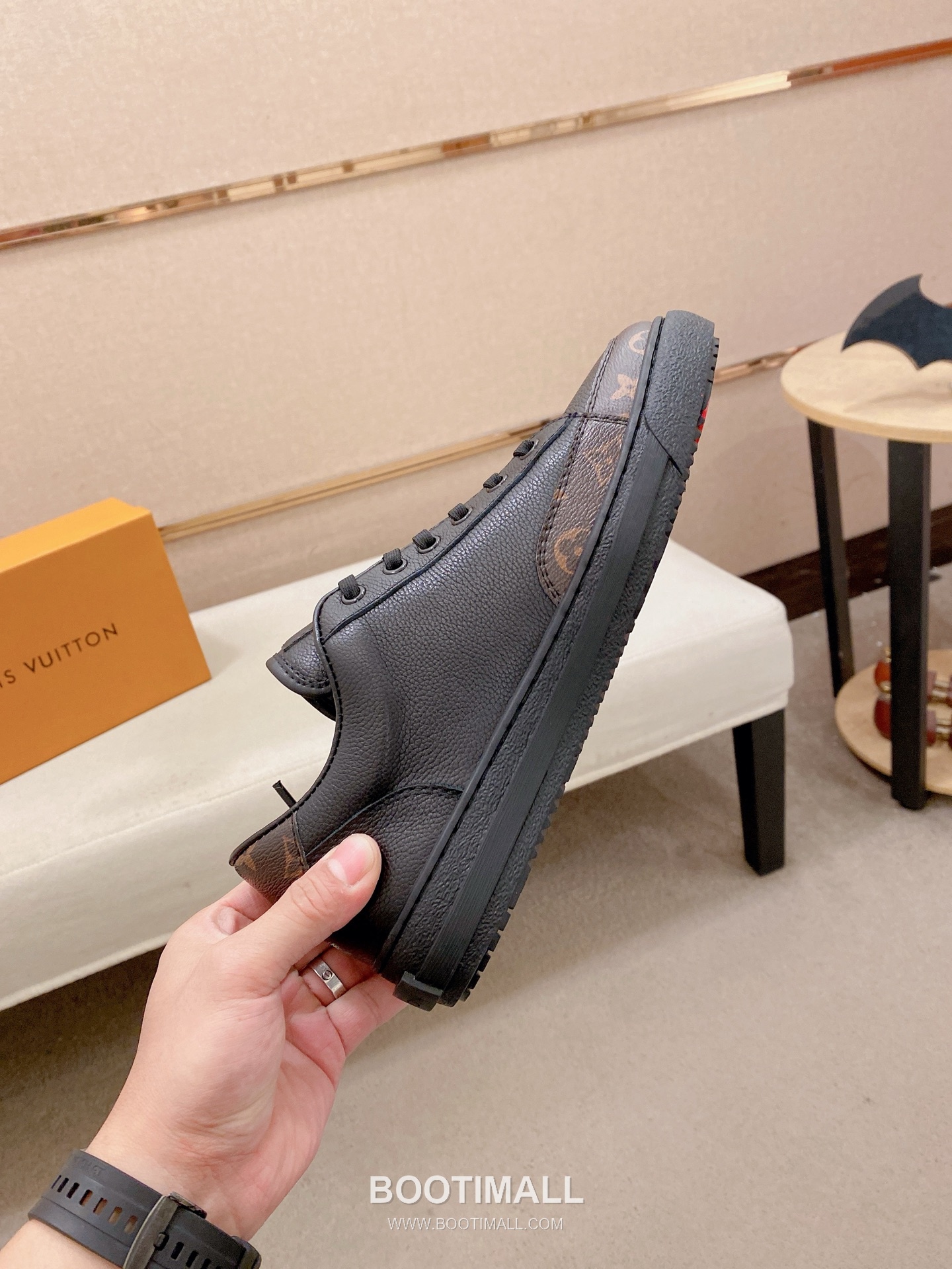 Louis Vuitton Leather Lace-up Sneakers 루이비톤 레더 레이스업 스니커즈 5