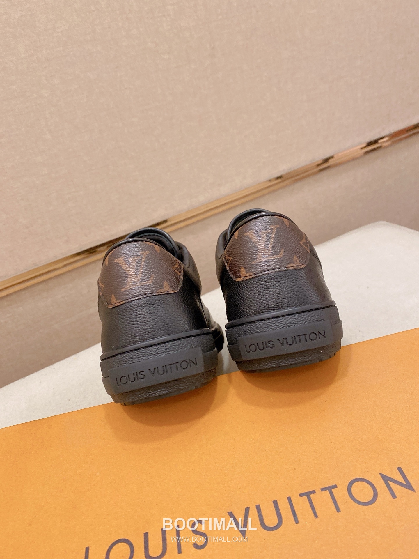 Louis Vuitton Leather Lace-up Sneakers 루이비톤 레더 레이스업 스니커즈 8