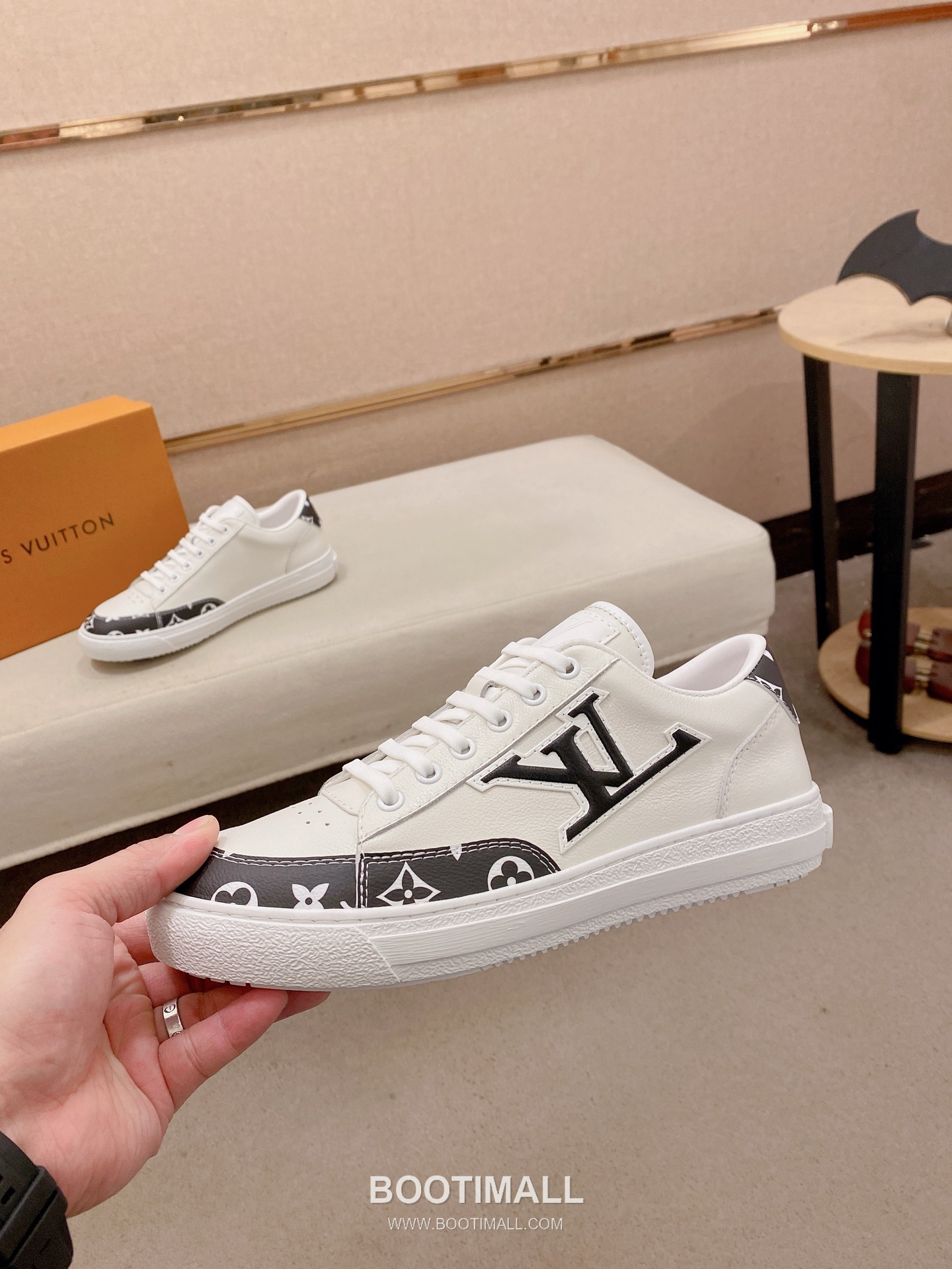 Louis Vuitton Leather Lace-up Sneakers 루이비톤 레더 레이스업 스니커즈 3