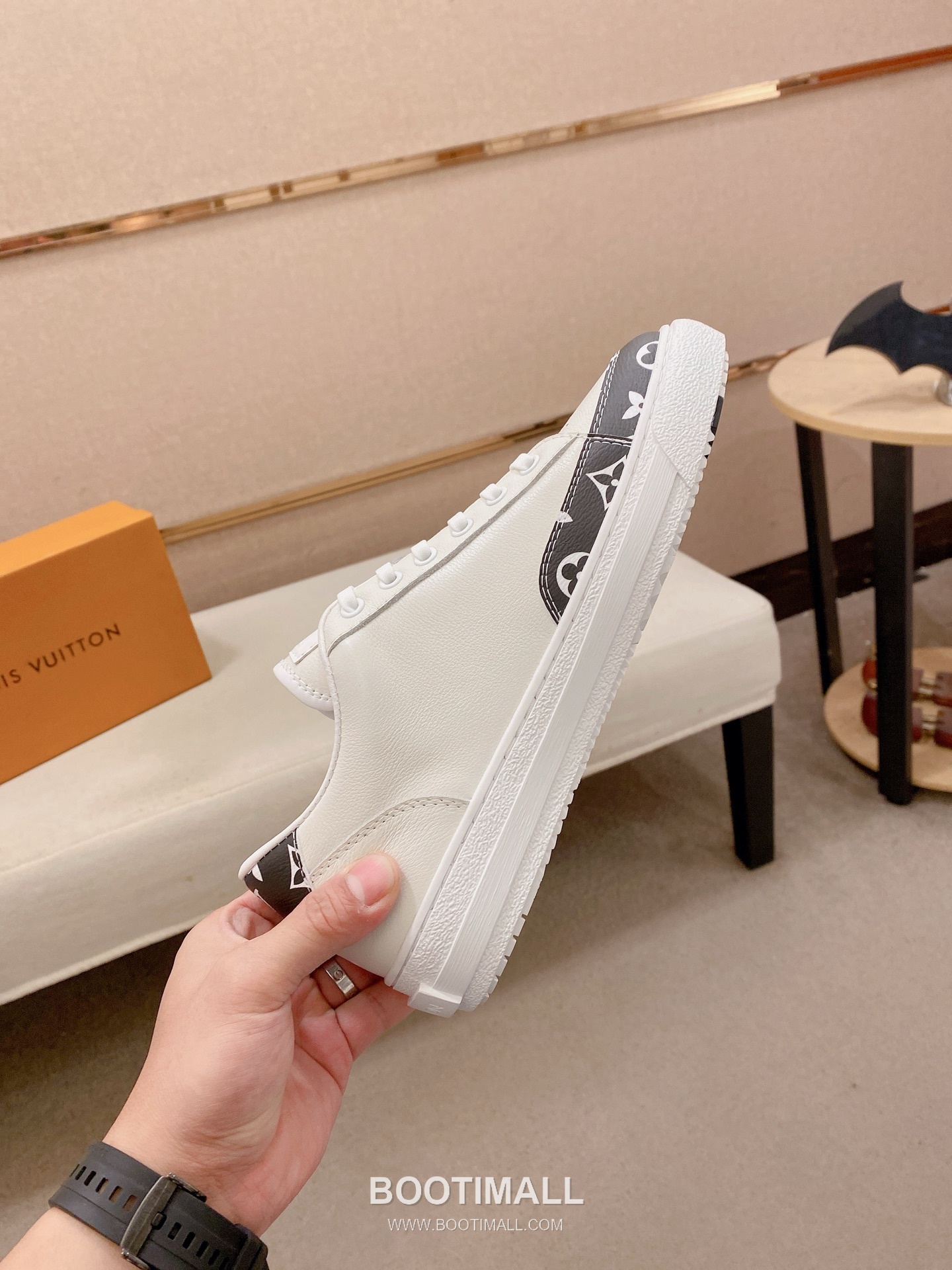 Louis Vuitton Leather Lace-up Sneakers 루이비톤 레더 레이스업 스니커즈 5