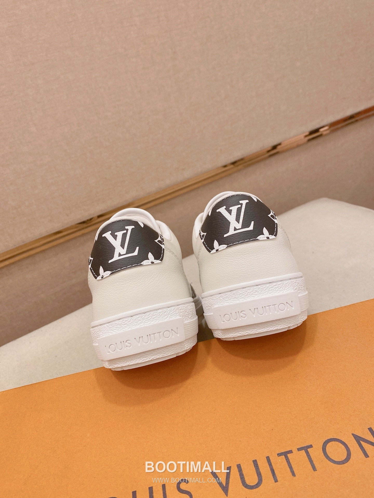 Louis Vuitton Leather Lace-up Sneakers 루이비톤 레더 레이스업 스니커즈 8
