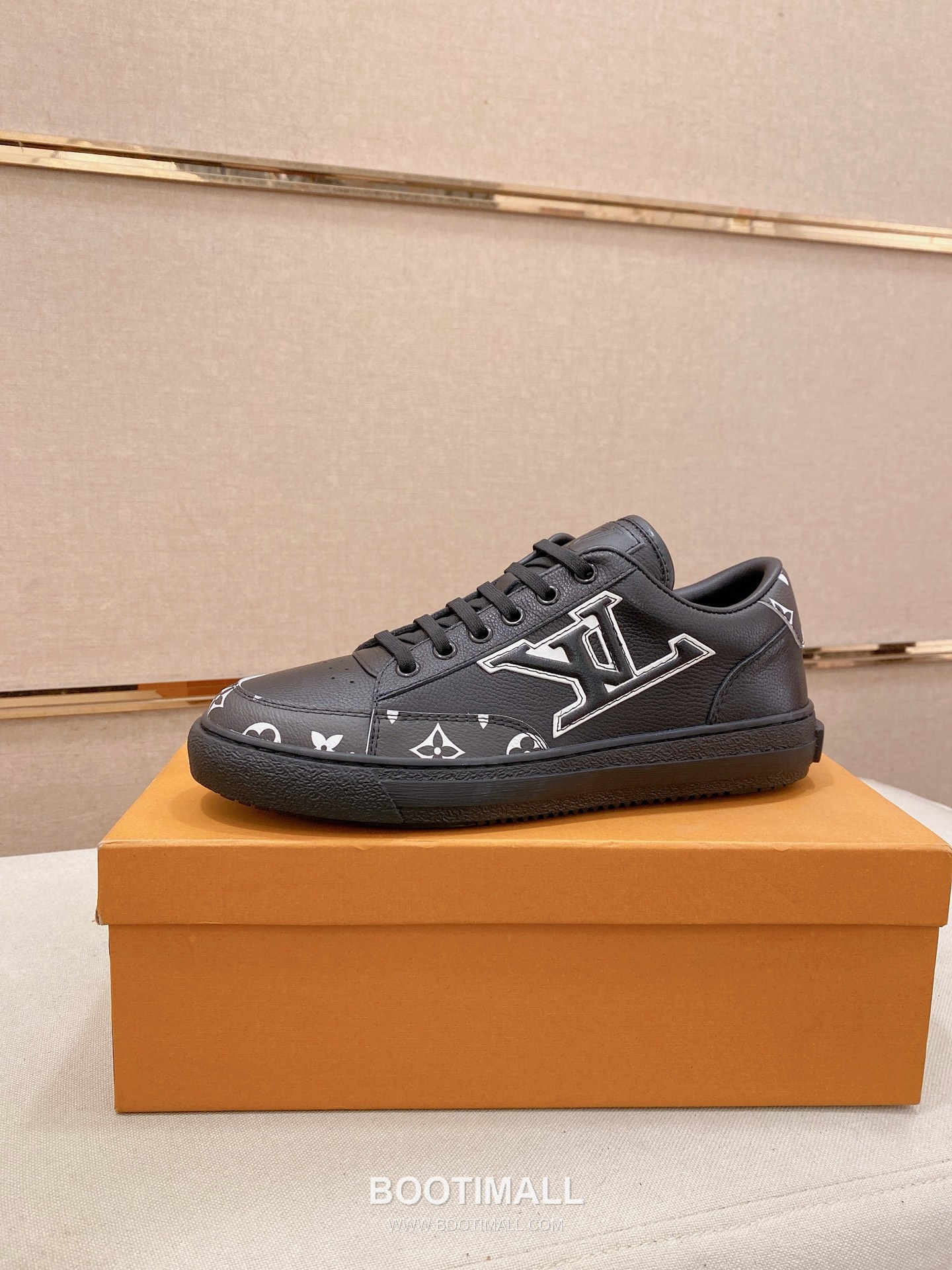 Louis Vuitton Leather Lace-up Sneakers 루이비톤 레더 레이스업 스니커즈 1