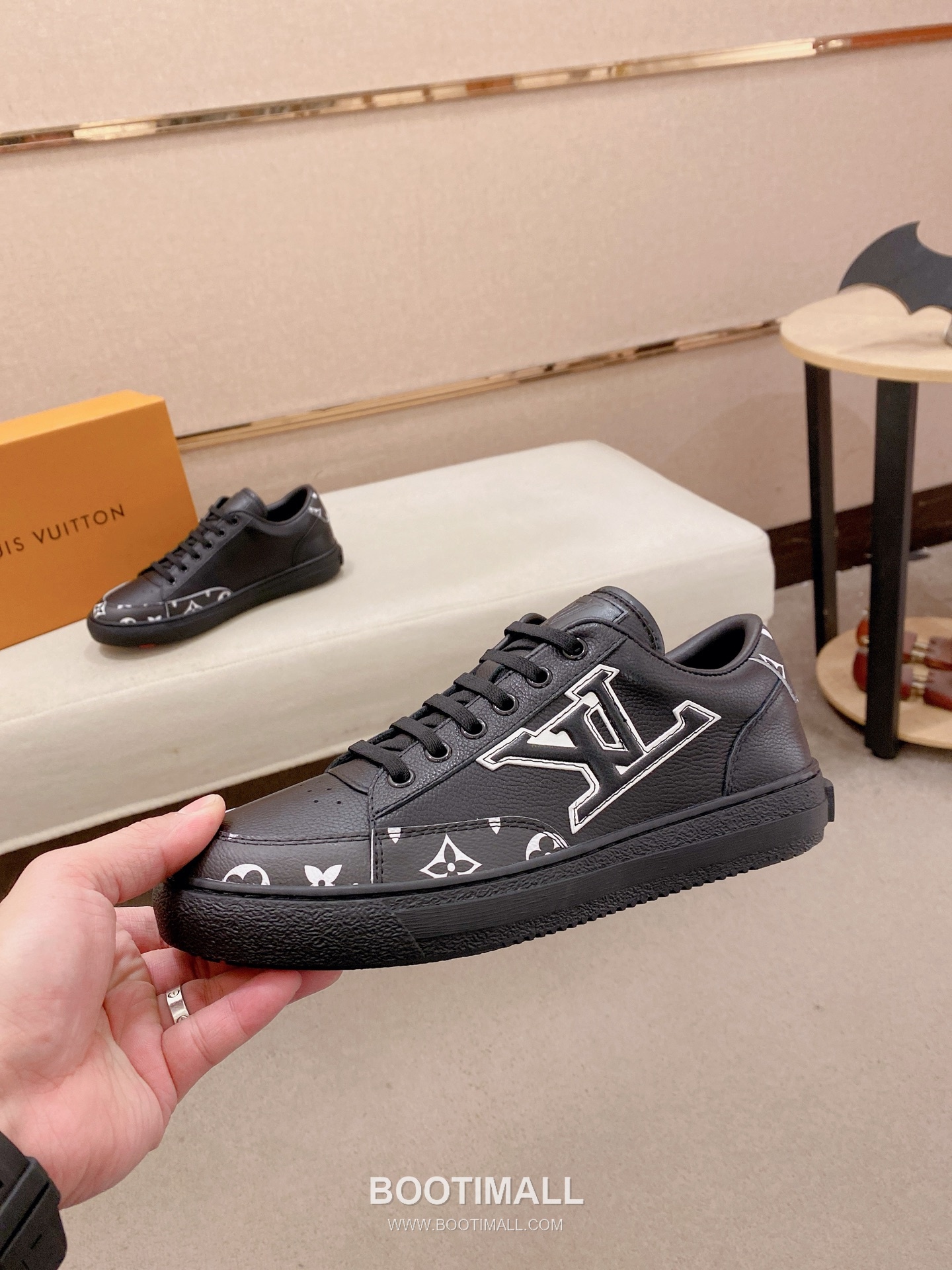 Louis Vuitton Leather Lace-up Sneakers 루이비톤 레더 레이스업 스니커즈 3