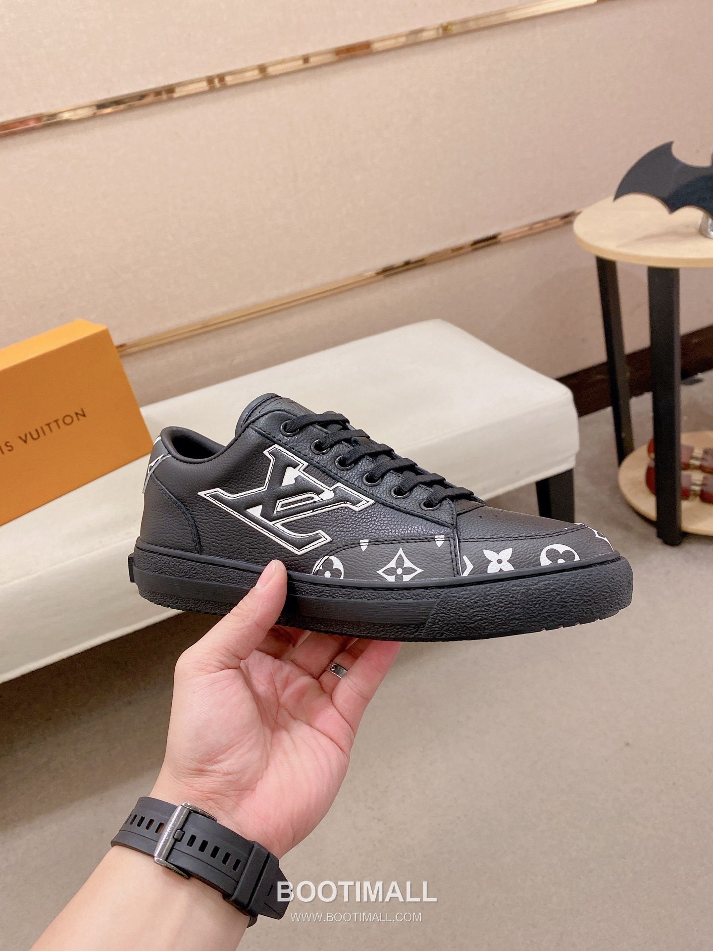 Louis Vuitton Leather Lace-up Sneakers 루이비톤 레더 레이스업 스니커즈 4