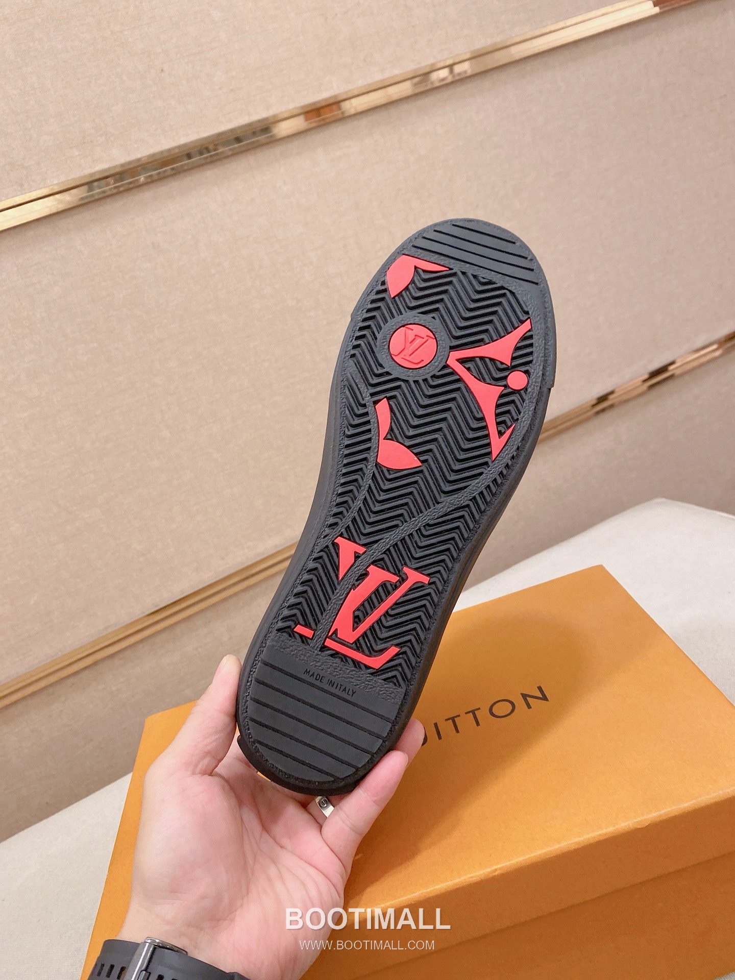 Louis Vuitton Leather Lace-up Sneakers 루이비톤 레더 레이스업 스니커즈 9