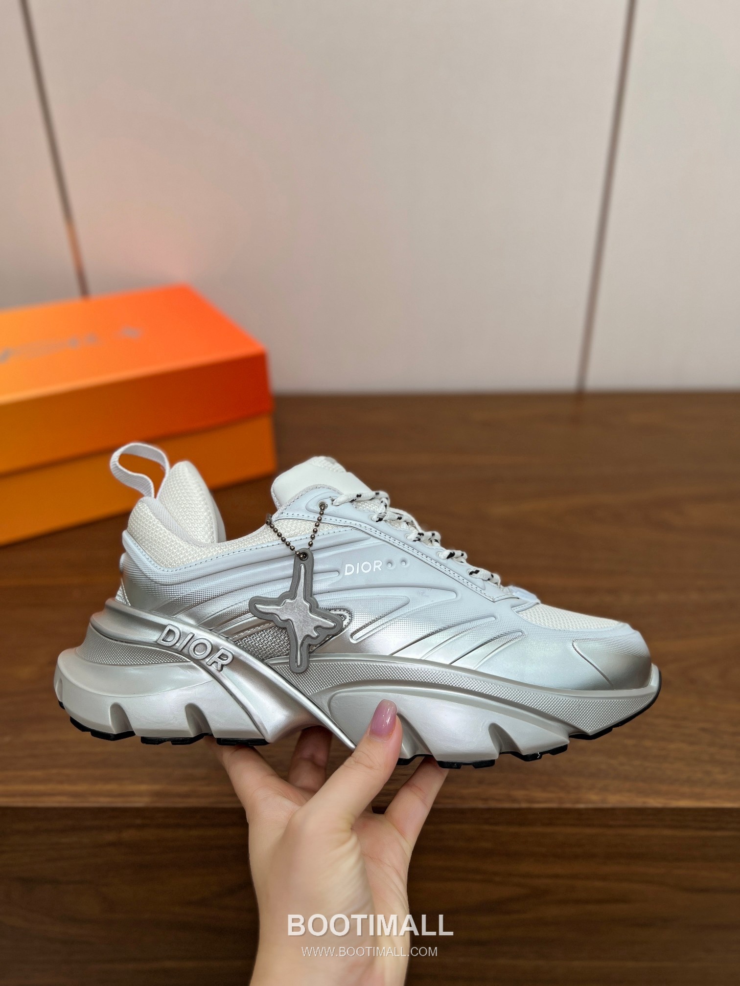 Dior Lewis Hamilton x Dior B44 Blade Gradient Mesh Leather Black Silver Sneakers 디올 루이스 해밀턴 x 디올 B44 블레이드 그라디언트 메쉬 레더 블랙 실버 스니커즈 1