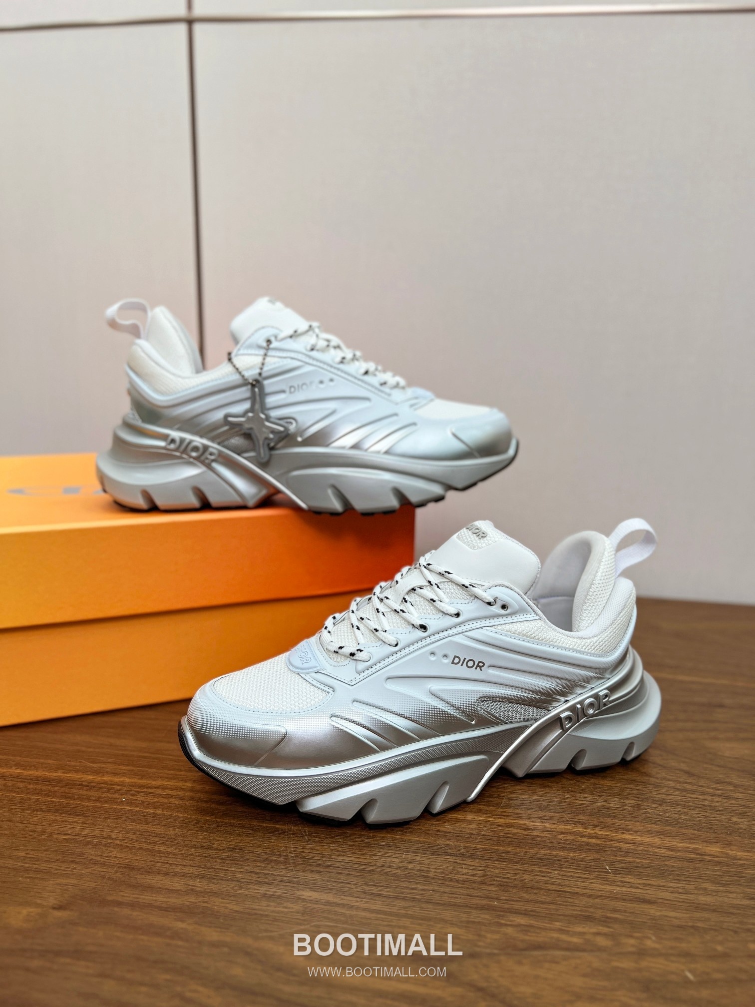 Dior Lewis Hamilton x Dior B44 Blade Gradient Mesh Leather Black Silver Sneakers 디올 루이스 해밀턴 x 디올 B44 블레이드 그라디언트 메쉬 레더 블랙 실버 스니커즈 2