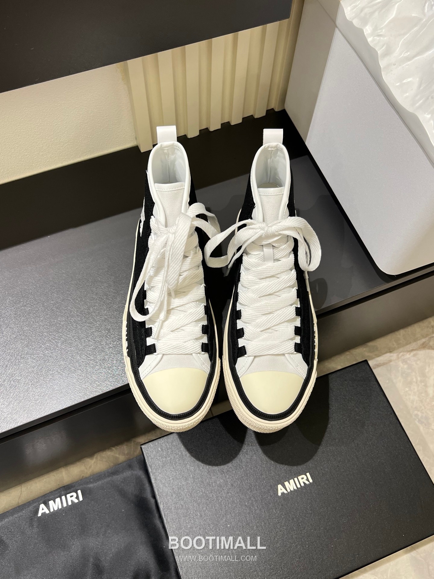 AMI High-Top Canvas Sneakers 아미 하이탑 캔버스 스니커즈 1