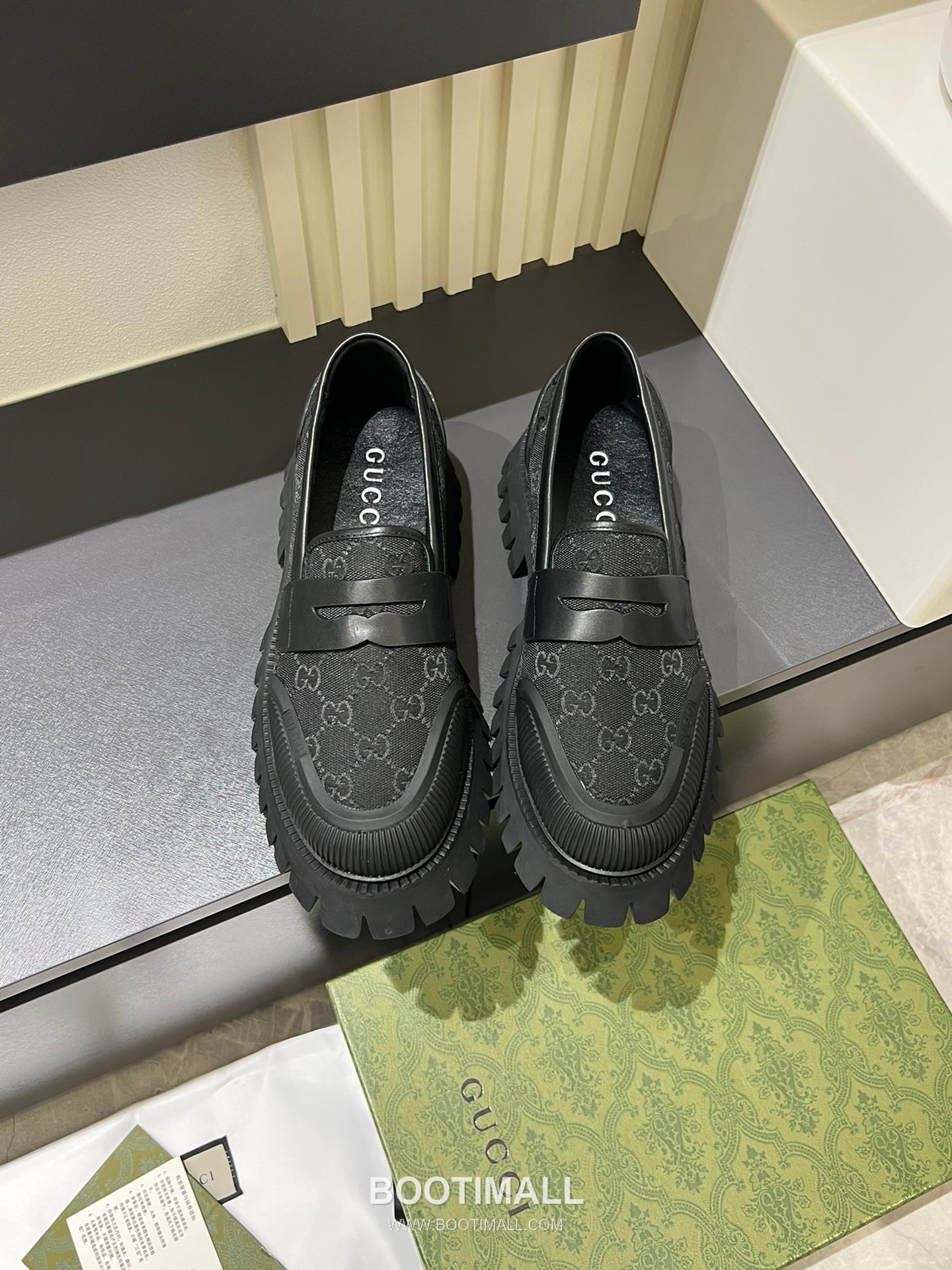 Gucci Leather Logo Sneakers 구찌 레더 로고 스니커즈 1