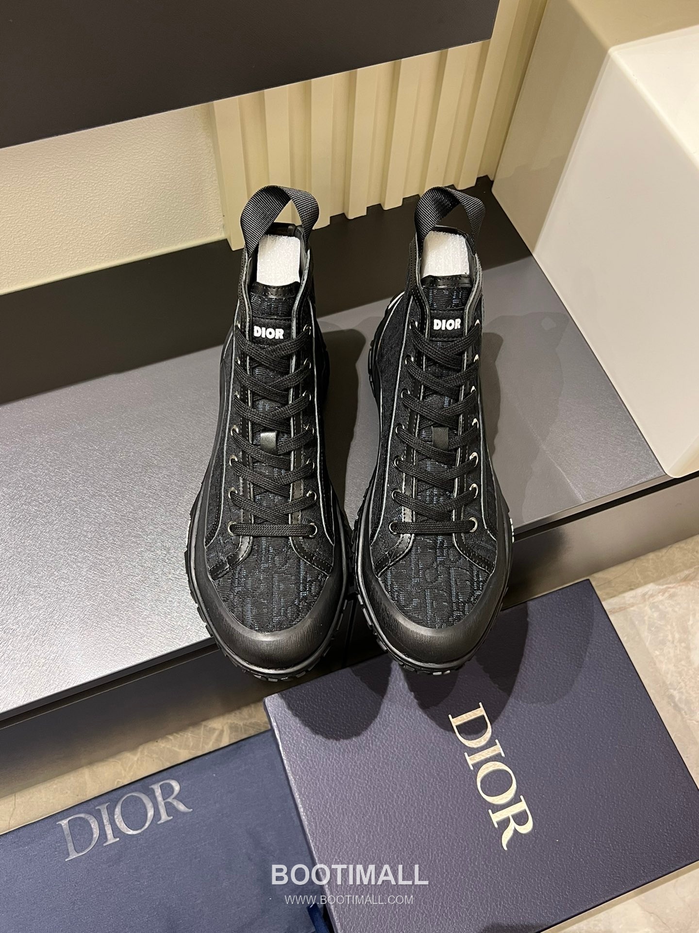 Dior B28 High-Top Oblique Jacquard Beige Black Sneakers 디올 B28 하이탑 오블리크 자카드 베이지 블랙 스니커즈 1