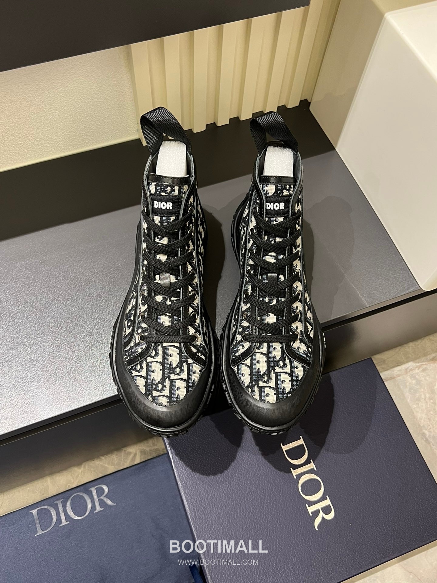 Dior B28 High-Top Oblique Jacquard Beige Black Sneakers 디올 B28 하이탑 오블리크 자카드 베이지 블랙 스니커즈 1