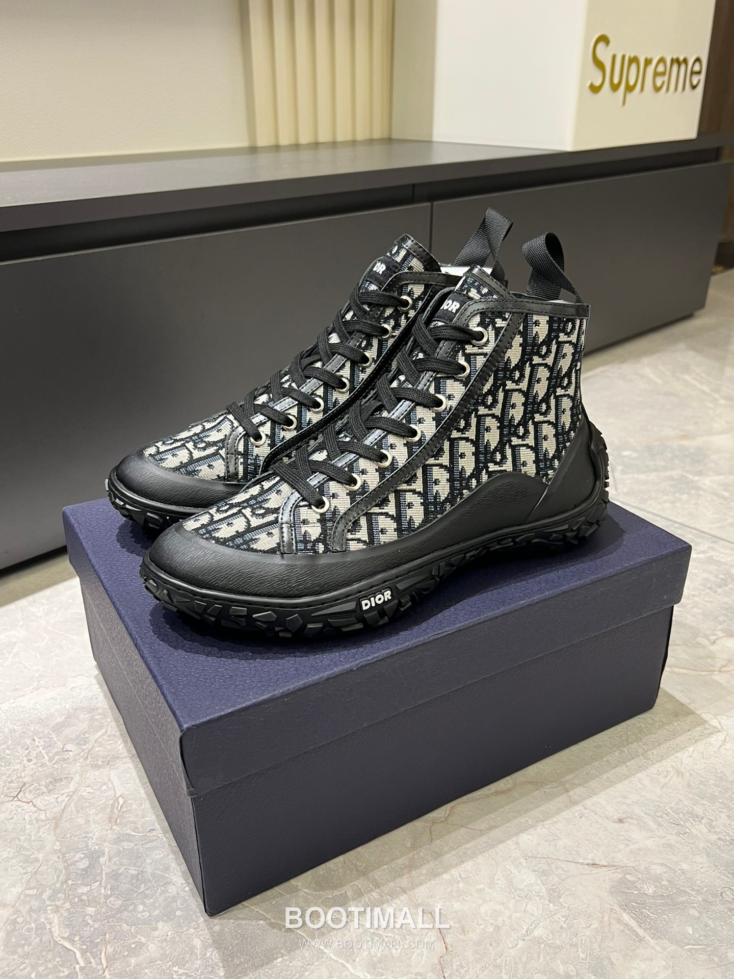 Dior B28 High-Top Oblique Jacquard Beige Black Sneakers 디올 B28 하이탑 오블리크 자카드 베이지 블랙 스니커즈 3