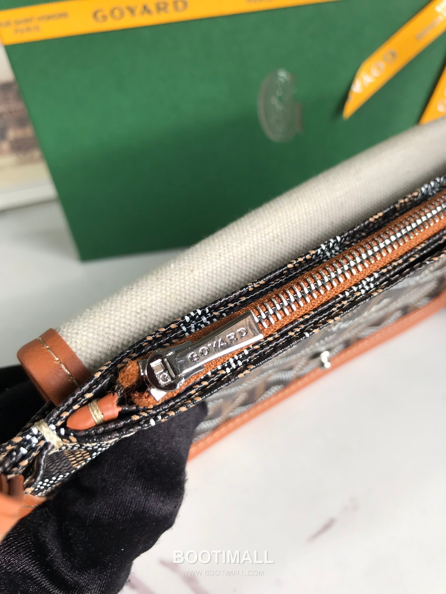 Goyard Saint Honore Yellow Goyardine Canvas Crossbody Bag 고야드 생토노레 옐로우 고야딘 캔버스 크로스백 22cm 15