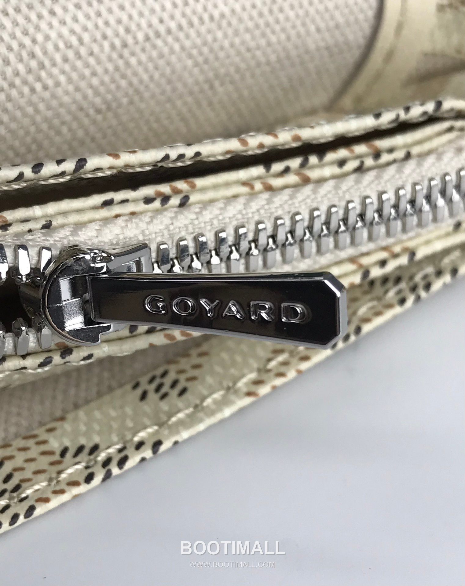 Goyard Plumet Triple Compartment Canvas Leather Crossbody Bag 고야드 플루멧 020188 캔버스 레더 크로스백 20cm 6