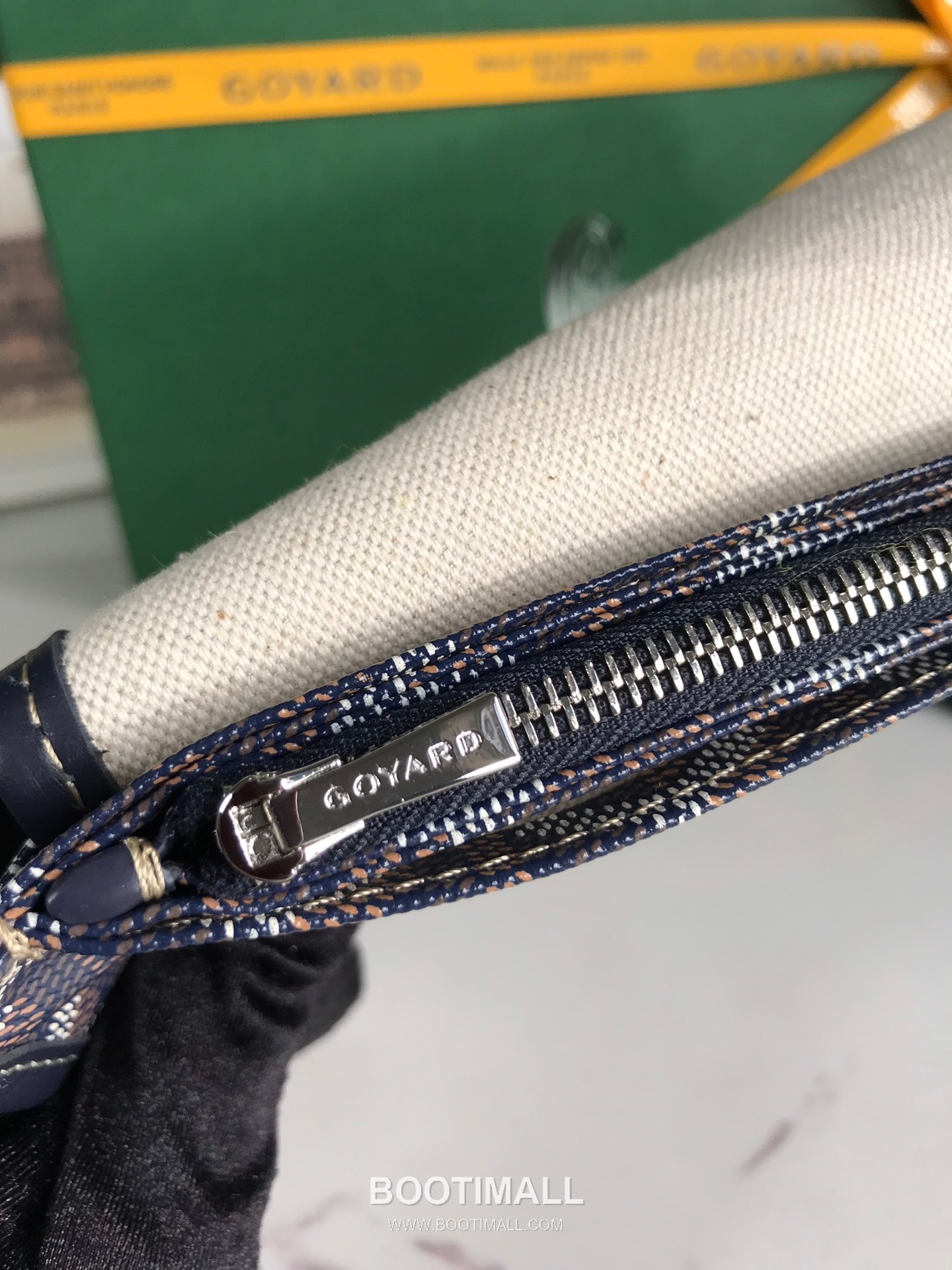 Goyard Plumet Triple Compartment Crossbody Bag 고야드 플뤼메 020188 트리플 컴파트먼트 크로스백 20cm 7