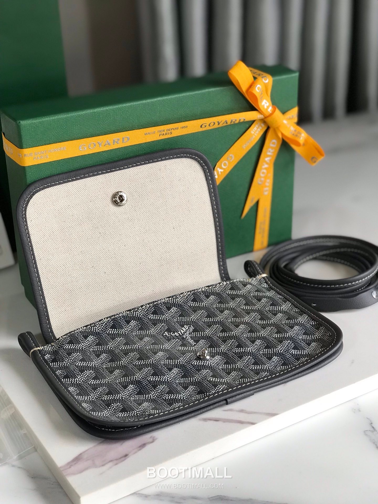 Goyard Plumetis Triple Compartment Canvas Crossbody Bag 고야드 플루메티스 3층 캔버스 크로스백 20cm 4