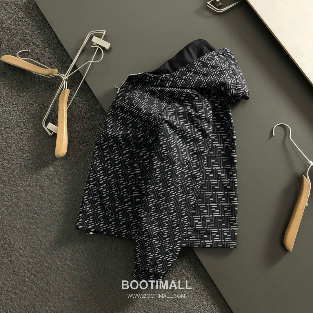 Fendi Double F Logo Reversible Hooded Jacket Black 펜디 더블 F 로고 리버서블 후드 자켓 블랙 P370 1