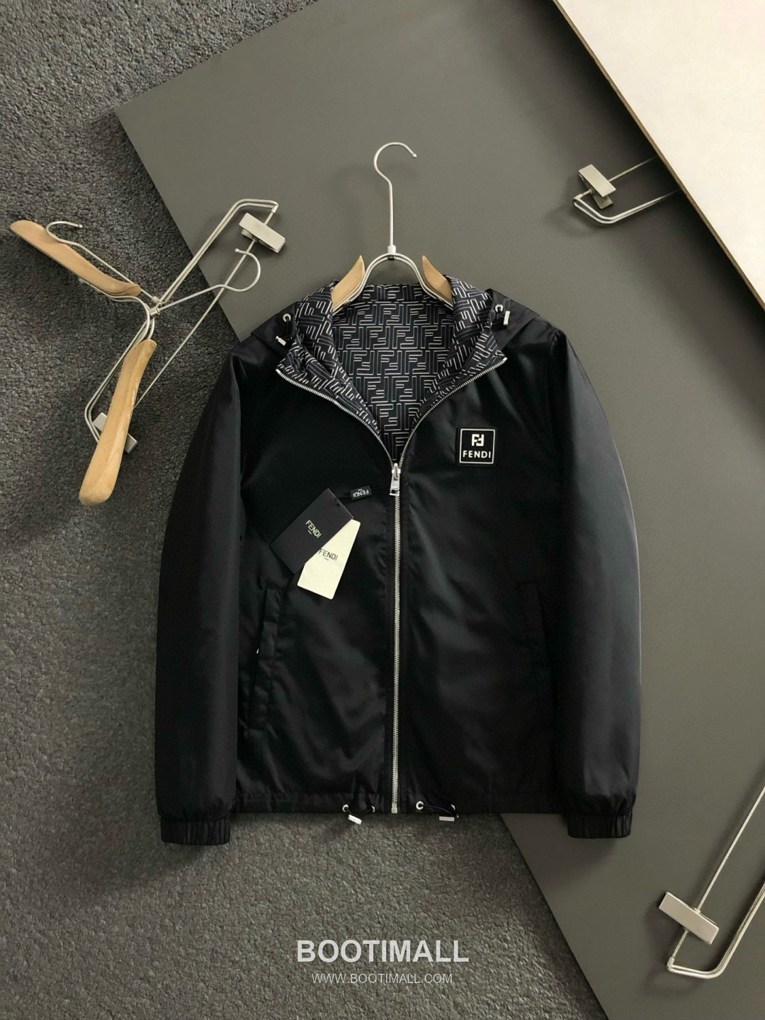 Fendi Double F Logo Reversible Hooded Jacket Black 펜디 더블 F 로고 리버서블 후드 자켓 블랙 P370 2