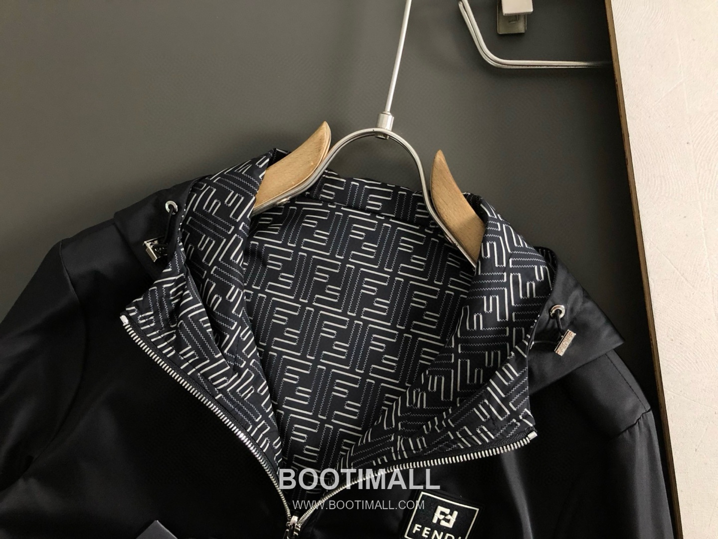 Fendi Double F Logo Reversible Hooded Jacket Black 펜디 더블 F 로고 리버서블 후드 자켓 블랙 P370 4