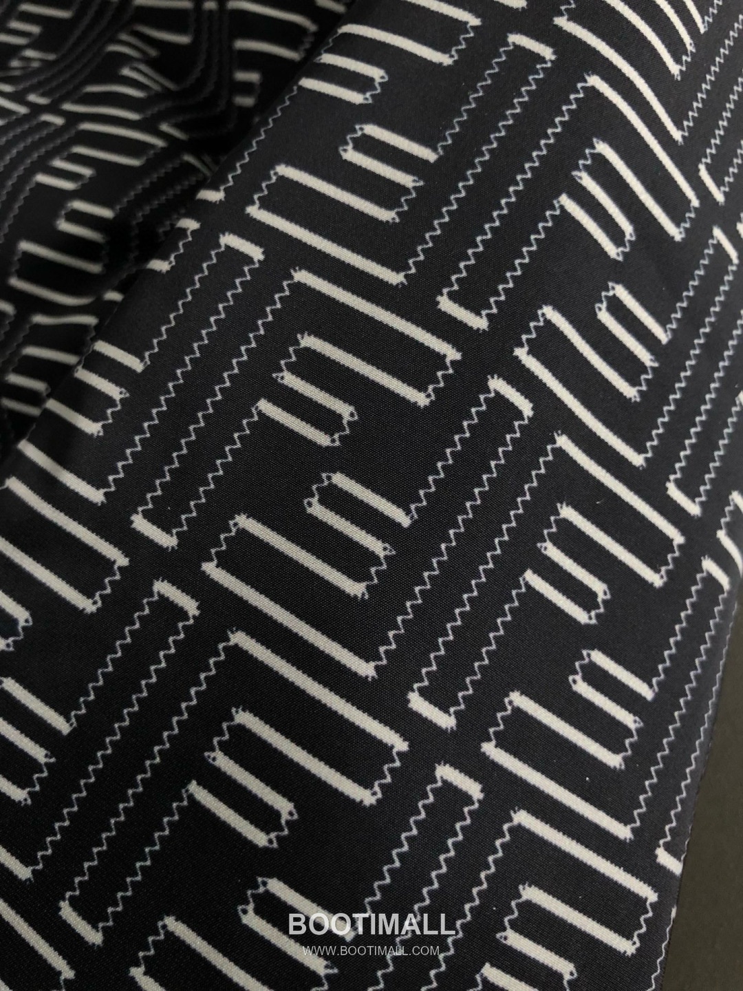 Fendi Double F Logo Reversible Hooded Jacket Black 펜디 더블 F 로고 리버서블 후드 자켓 블랙 P370 7