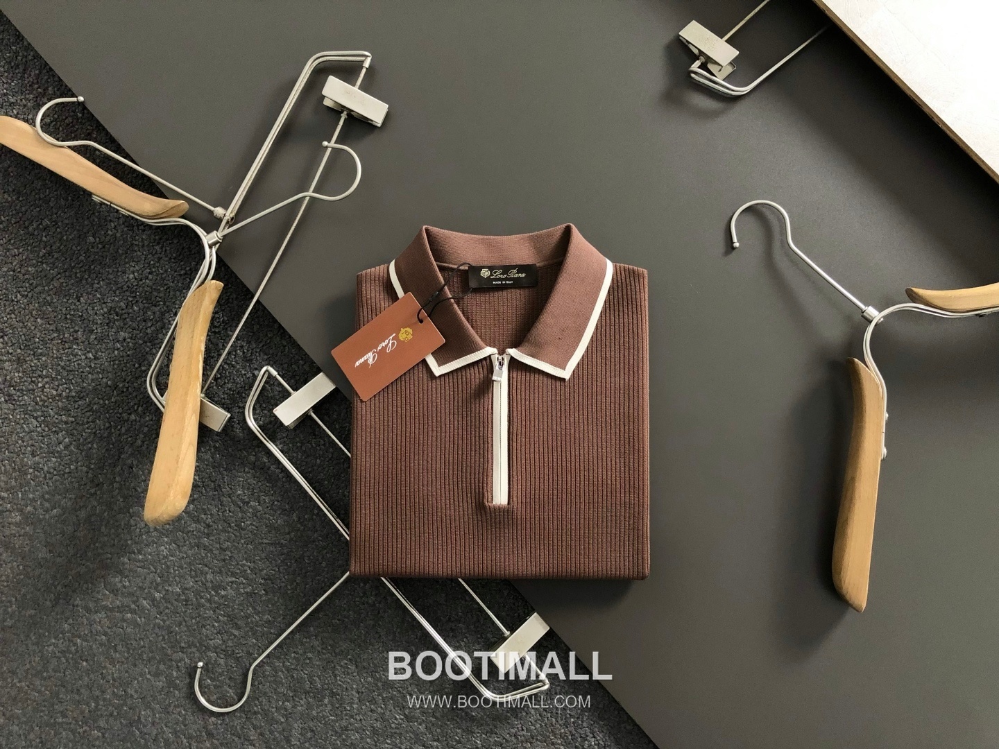 Off-White LP Striped Contrast Zip Short Sleeve Polo Shirt Brown LP 스트라이프 배색 지퍼 반팔 폴로 셔츠 브라운 1