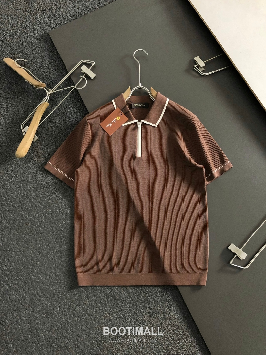 Off-White LP Striped Contrast Zip Short Sleeve Polo Shirt Brown LP 스트라이프 배색 지퍼 반팔 폴로 셔츠 브라운 2