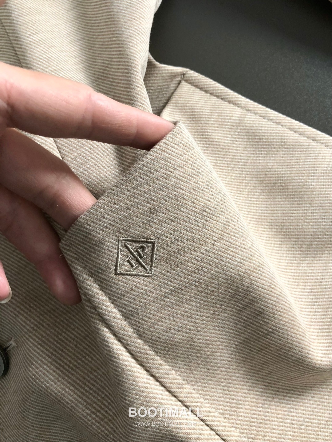 Loro Piana Metal Button Short Sleeve Polo Shirt 로로피아나 메탈 버튼 반팔 폴로 셔츠 8