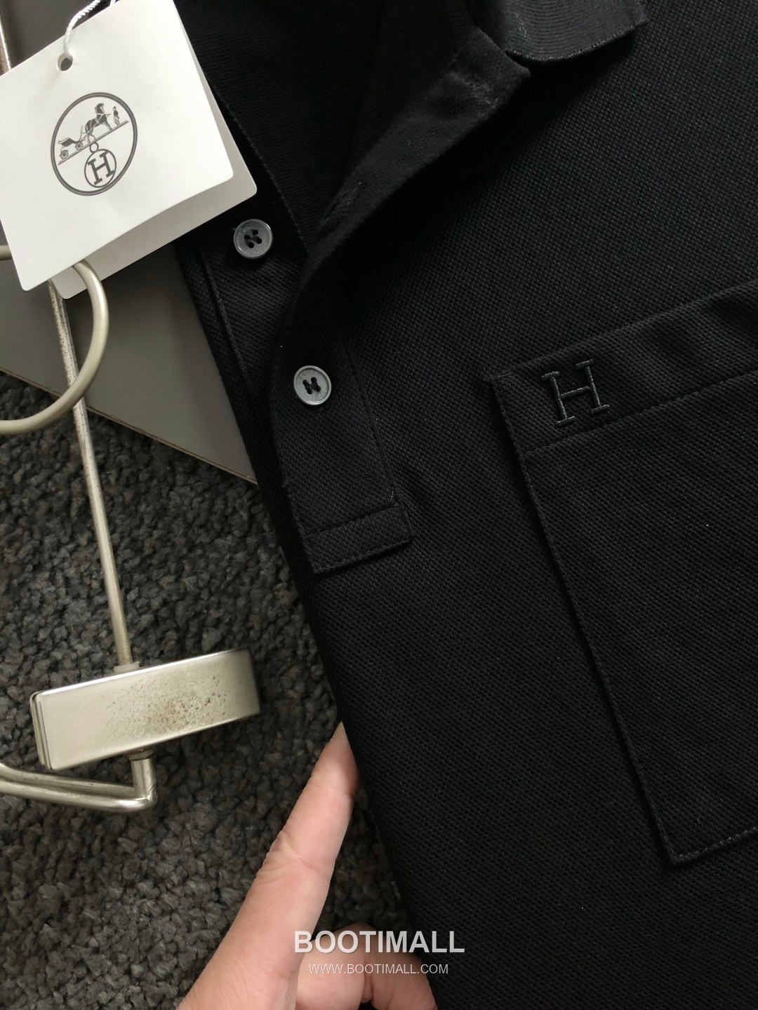 Hermes H Embroidery Pocket Short Sleeve T-Shirt Black White Brown 에르메스 H 자수 포켓 반팔 티셔츠 블랙 화이트 브라운 3