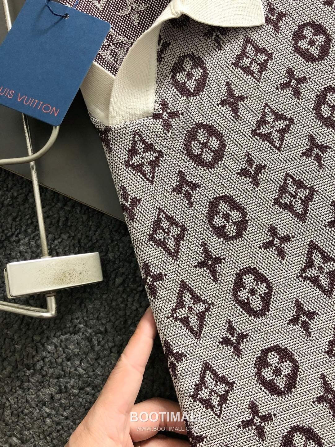 Louis Vuitton Monogram Letter Polo Collar Short Sleeve T-Shirt Brown 루이비통 모노그램 레터 폴로 카라 반팔 티셔츠 브라운 3