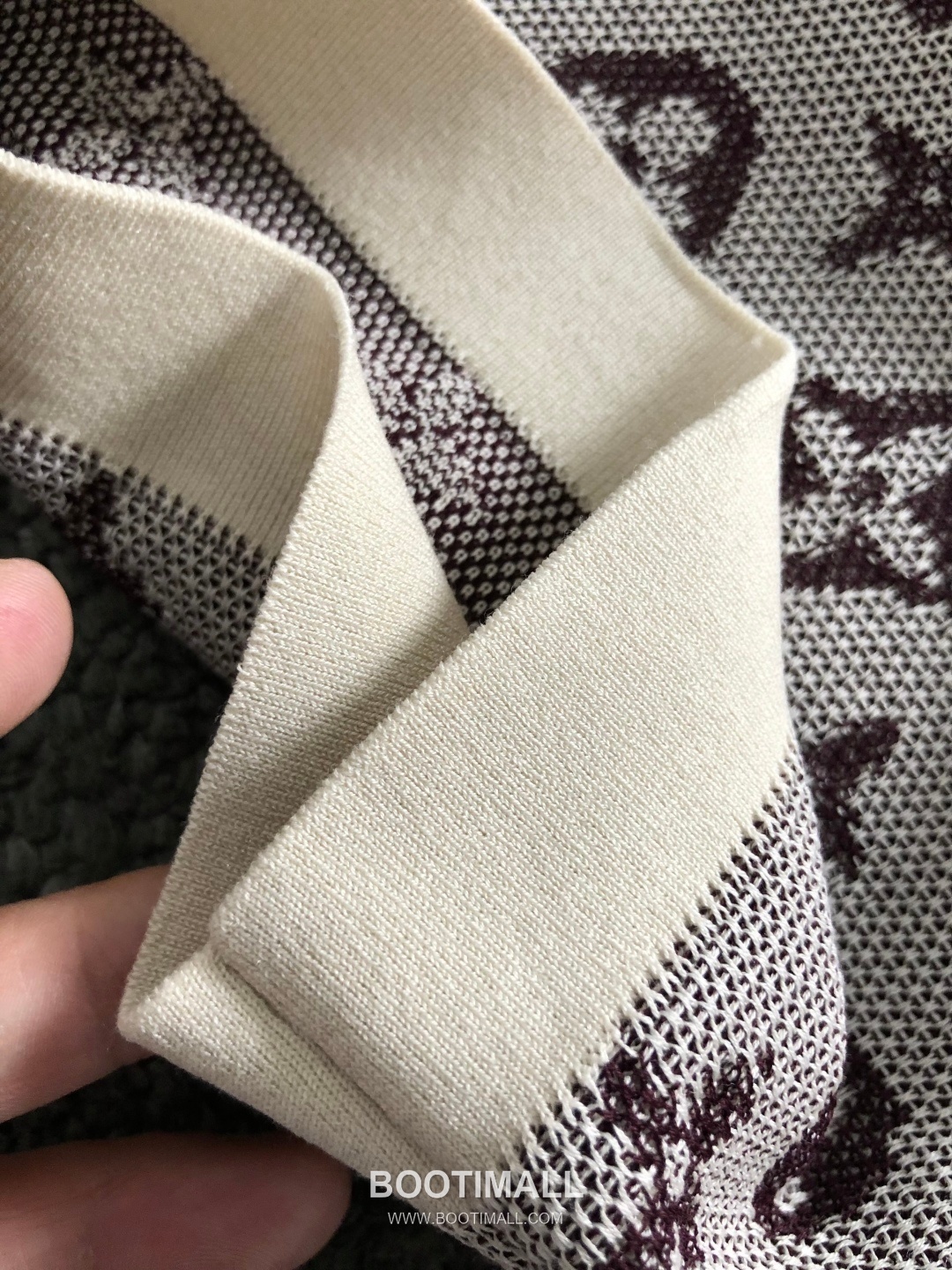 Louis Vuitton Monogram Letter Polo Collar Short Sleeve T-Shirt Brown 루이비통 모노그램 레터 폴로 카라 반팔 티셔츠 브라운 6