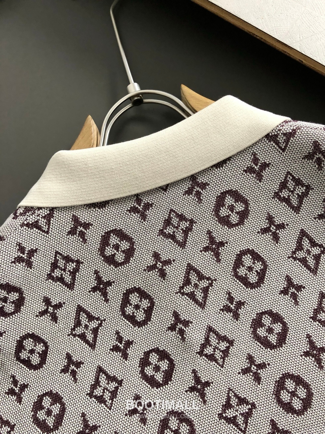 Louis Vuitton Monogram Letter Polo Collar Short Sleeve T-Shirt Brown 루이비통 모노그램 레터 폴로 카라 반팔 티셔츠 브라운 7