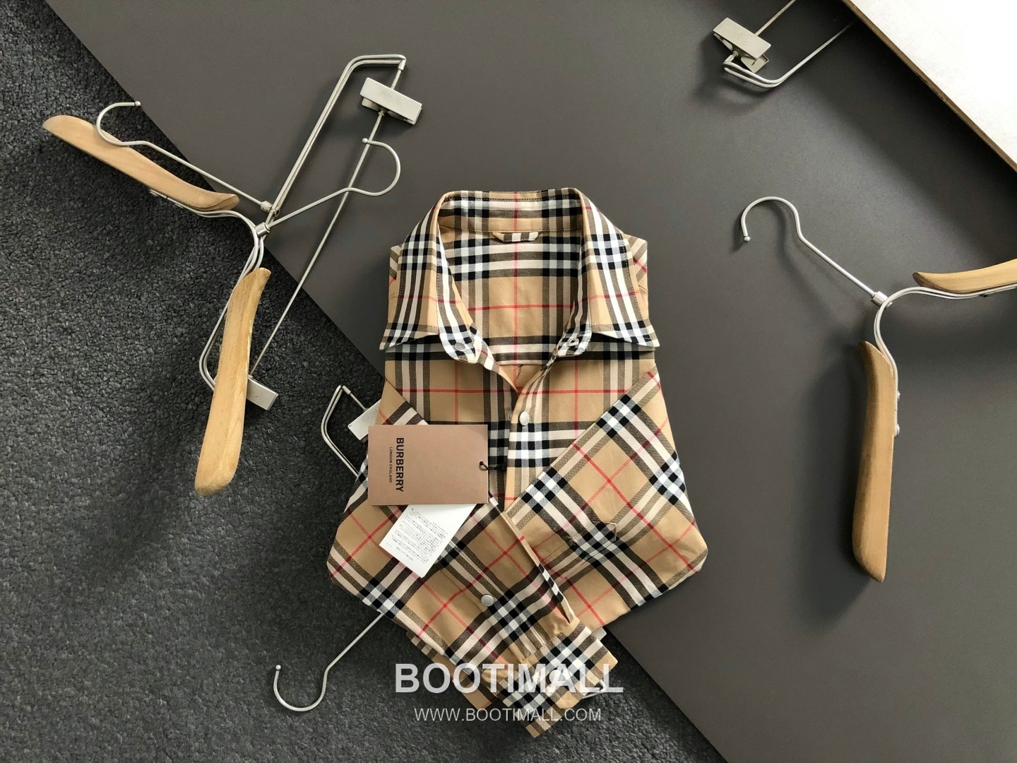Burberry Check Pattern Logo Jacket Beige 버버리 체크 패턴 로고 자켓 베이지 1