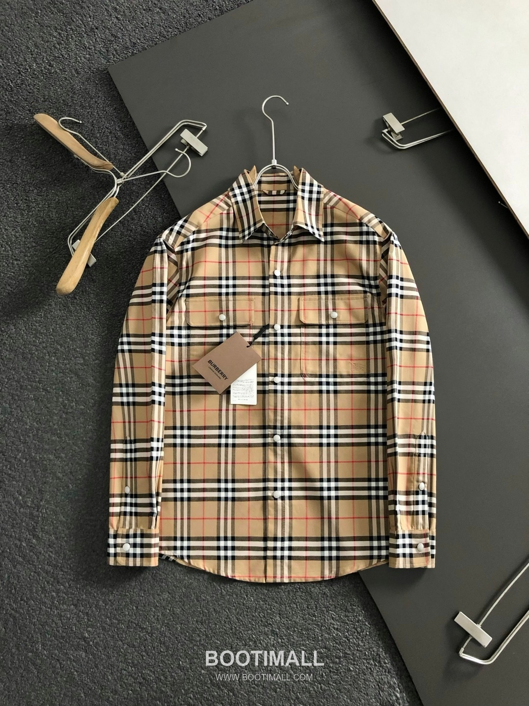 Burberry Check Pattern Logo Jacket Beige 버버리 체크 패턴 로고 자켓 베이지 2
