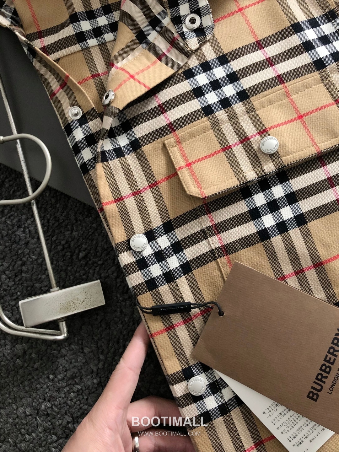 Burberry Check Pattern Logo Jacket Beige 버버리 체크 패턴 로고 자켓 베이지 3