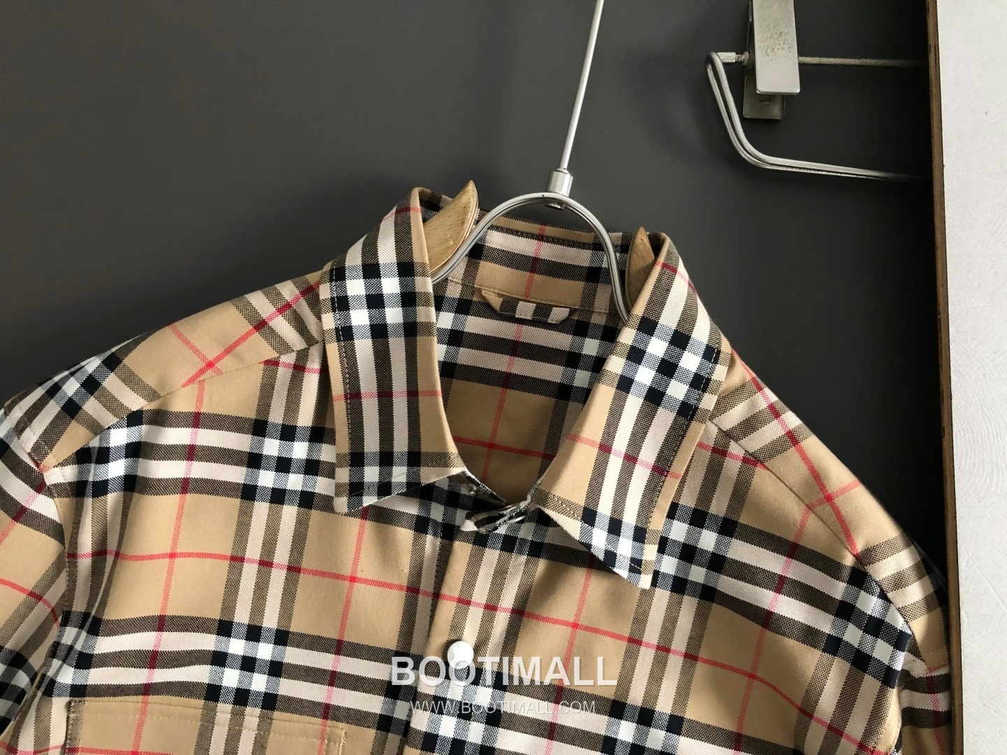 Burberry Check Pattern Logo Jacket Beige 버버리 체크 패턴 로고 자켓 베이지 4