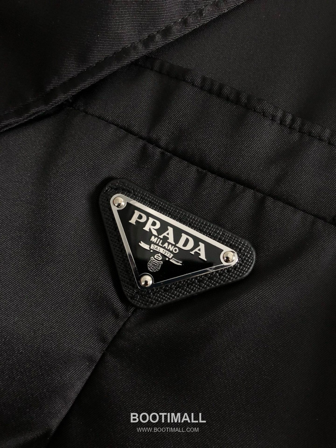 Prada Metal Triangle Logo Tailored Blazer Short Sleeve Black 프라다 메탈 트라이앵글 로고 테일러드 블레이저 반팔 블랙 6